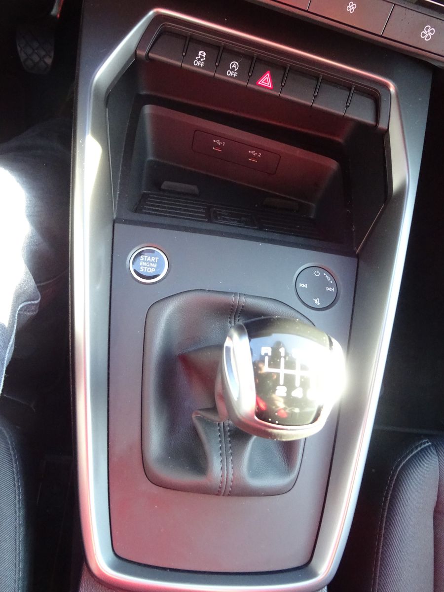 Audi A3 Sportback 30 TFSI S line - Samsaru's Car Outlet