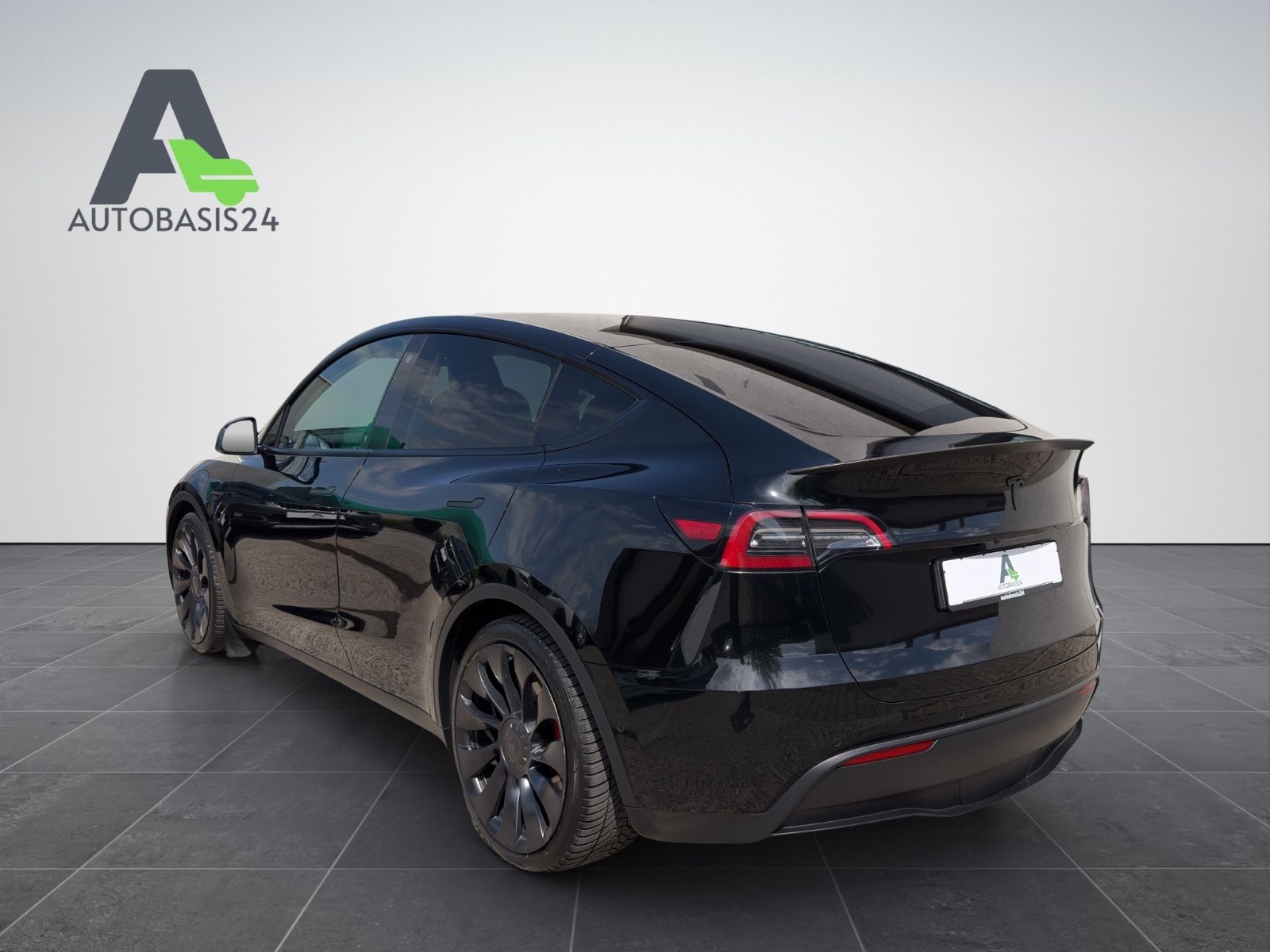 Tesla Model Y Performance Dual AWD *AHK*1.Hand*