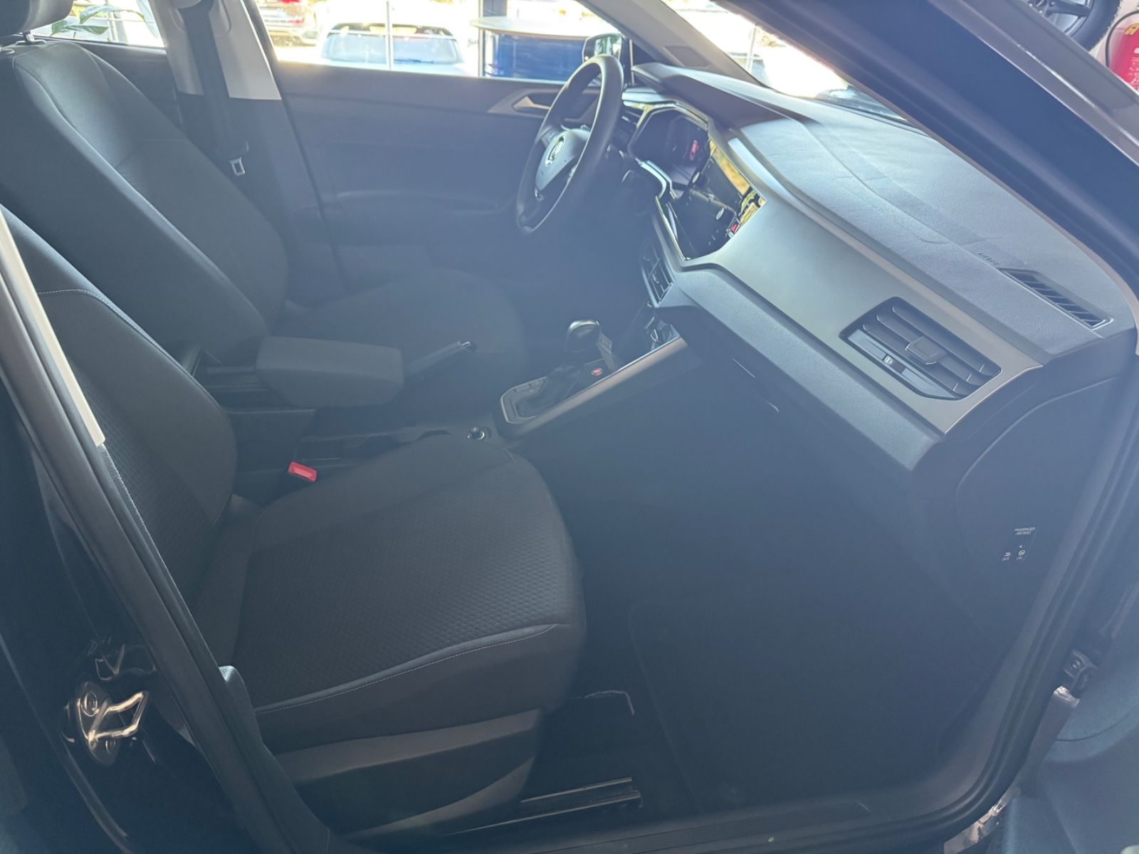 Volkswagen Polo VI 1.0 TSI Comfortline - Samsaru's Car Outlet