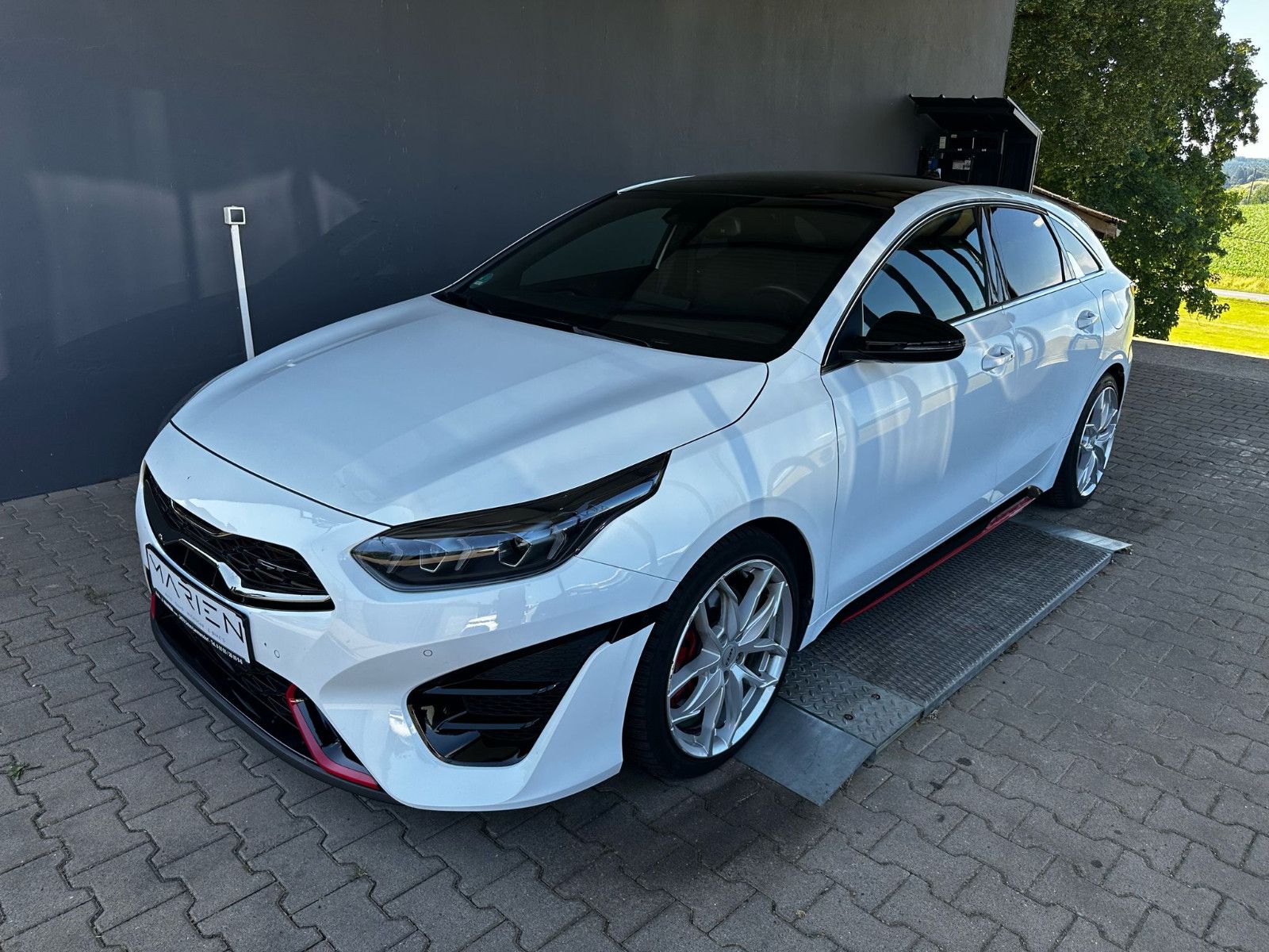 Kia pro cee'd / ProCeed 1.6 T-GDI DCT - Samsaru's Car Outlet