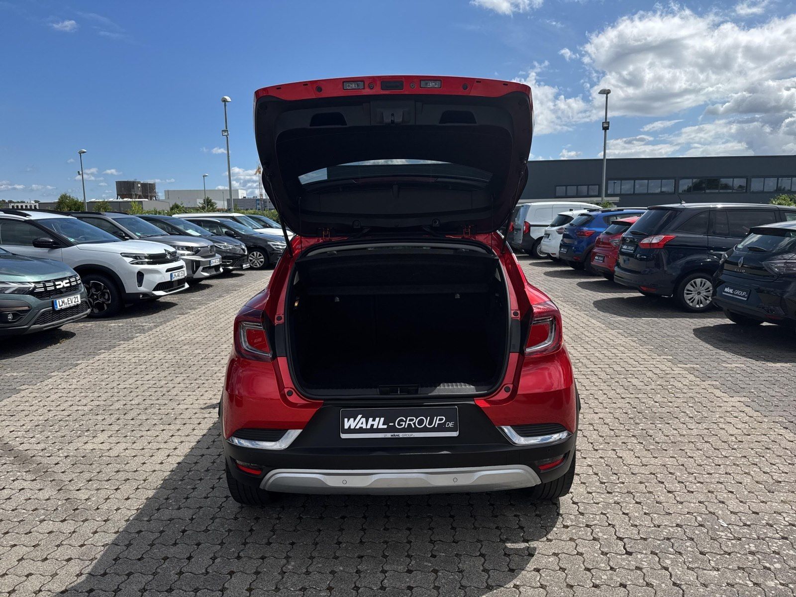 Renault Captur E-TECH 160 Edition One - Samsaru's Car Outlet
