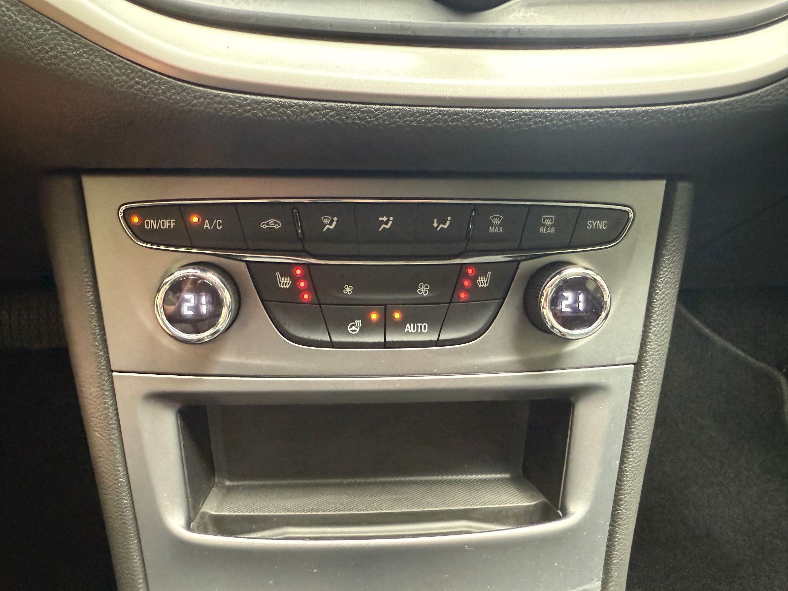 Opel Astra ST 1.5d Business - Samsaru's Car Outlet
