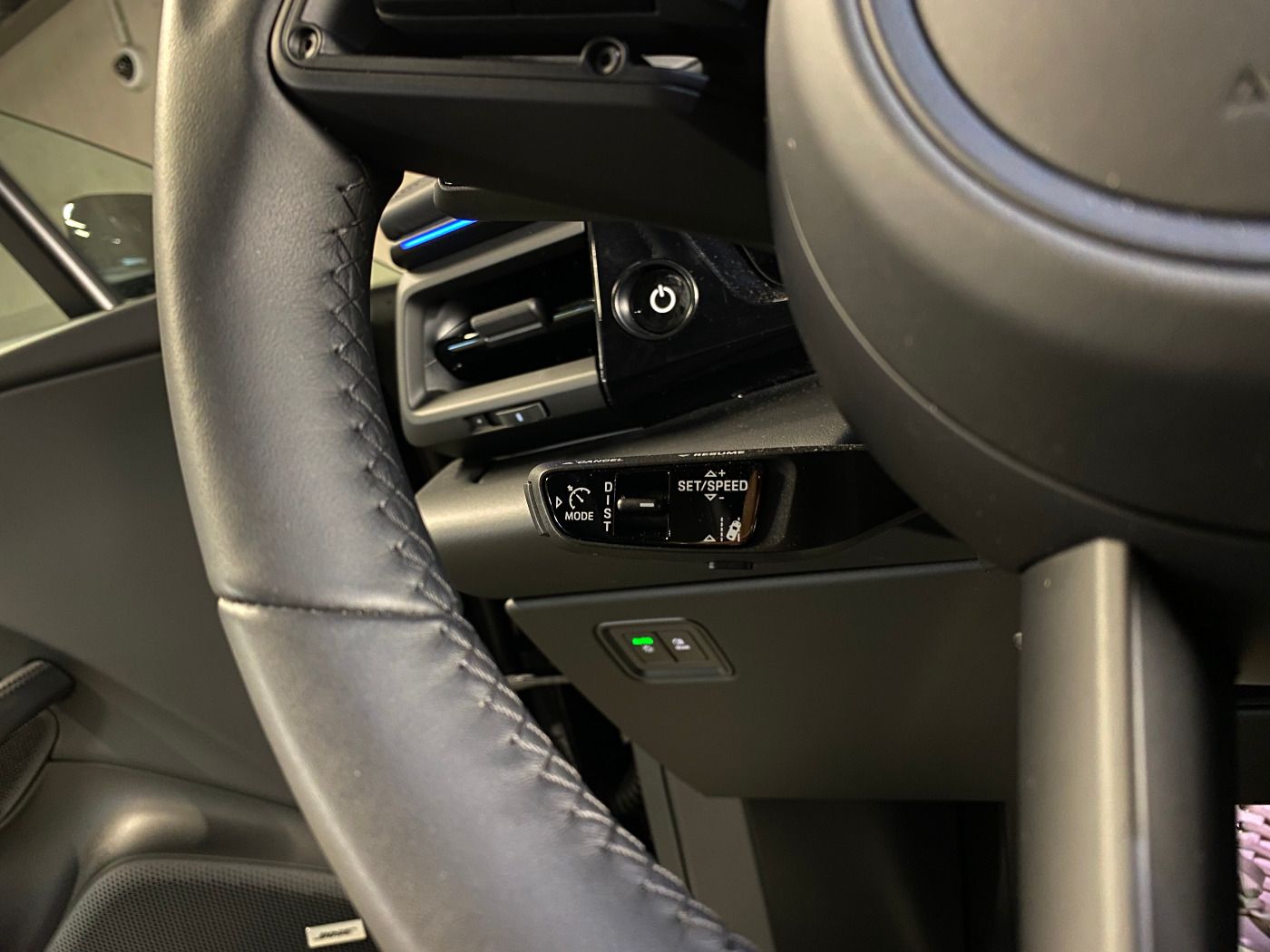 Porsche Macan 4 | Panorama Dachsystem | Beifahrerdisplay