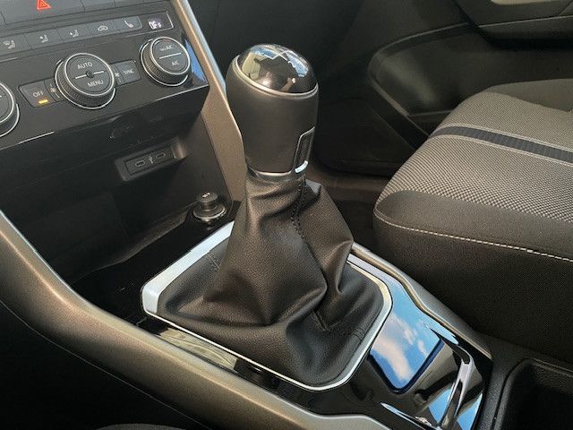 Volkswagen T-ROC Style - Samsaru's Car Outlet