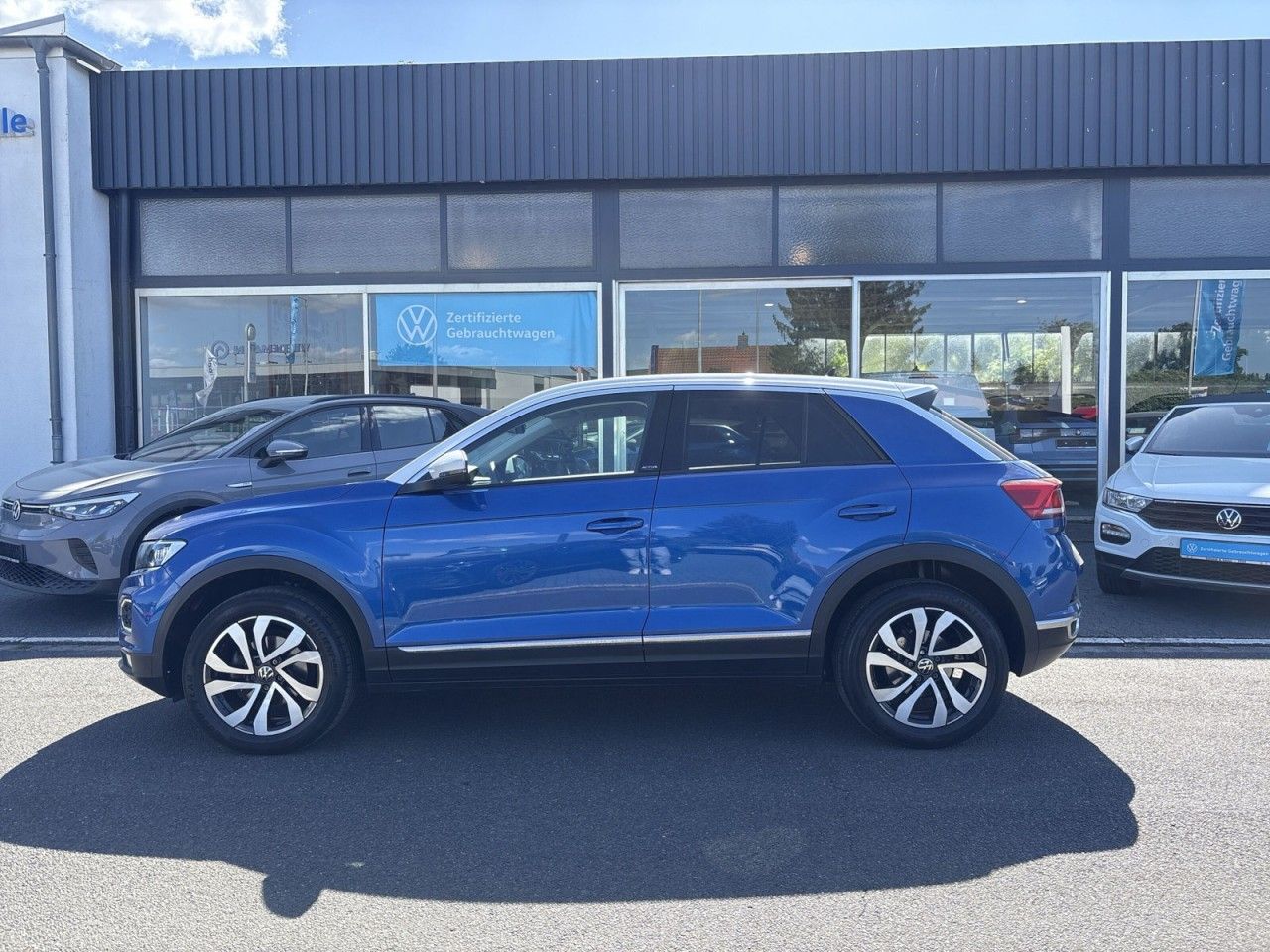 Volkswagen T-Roc 1.5 TSI Active - Samsaru's Car Outlet