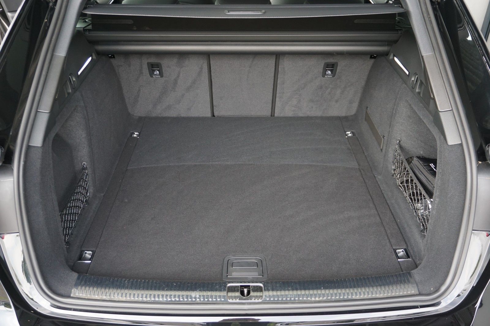 Audi A4 Avant 35 TDI S tronic S line - Samsaru's Car Outlet