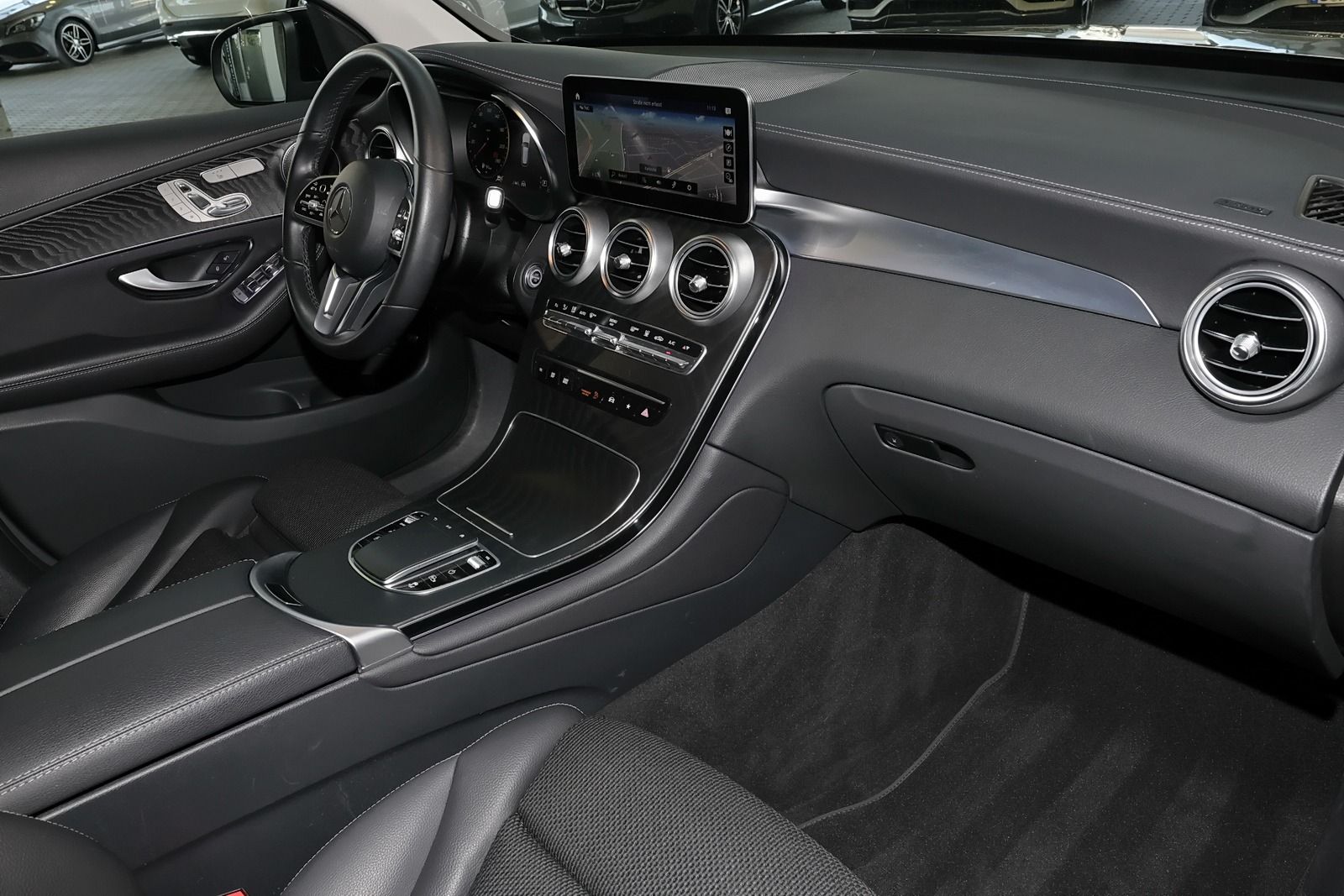 Mercedes-Benz GLC 300 e 4M AMG - Samsaru's Car Outlet