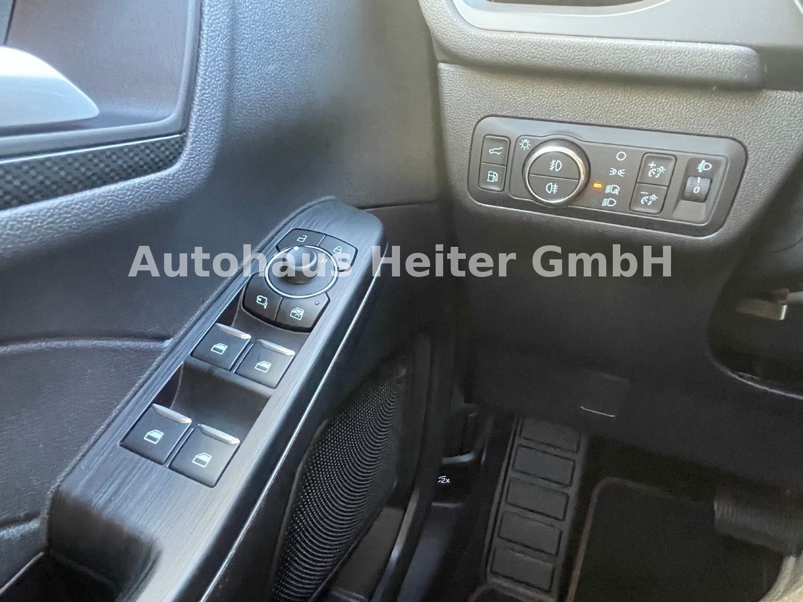 Ford Kuga PHEV ST-Line X - Samsaru's Car Outlet
