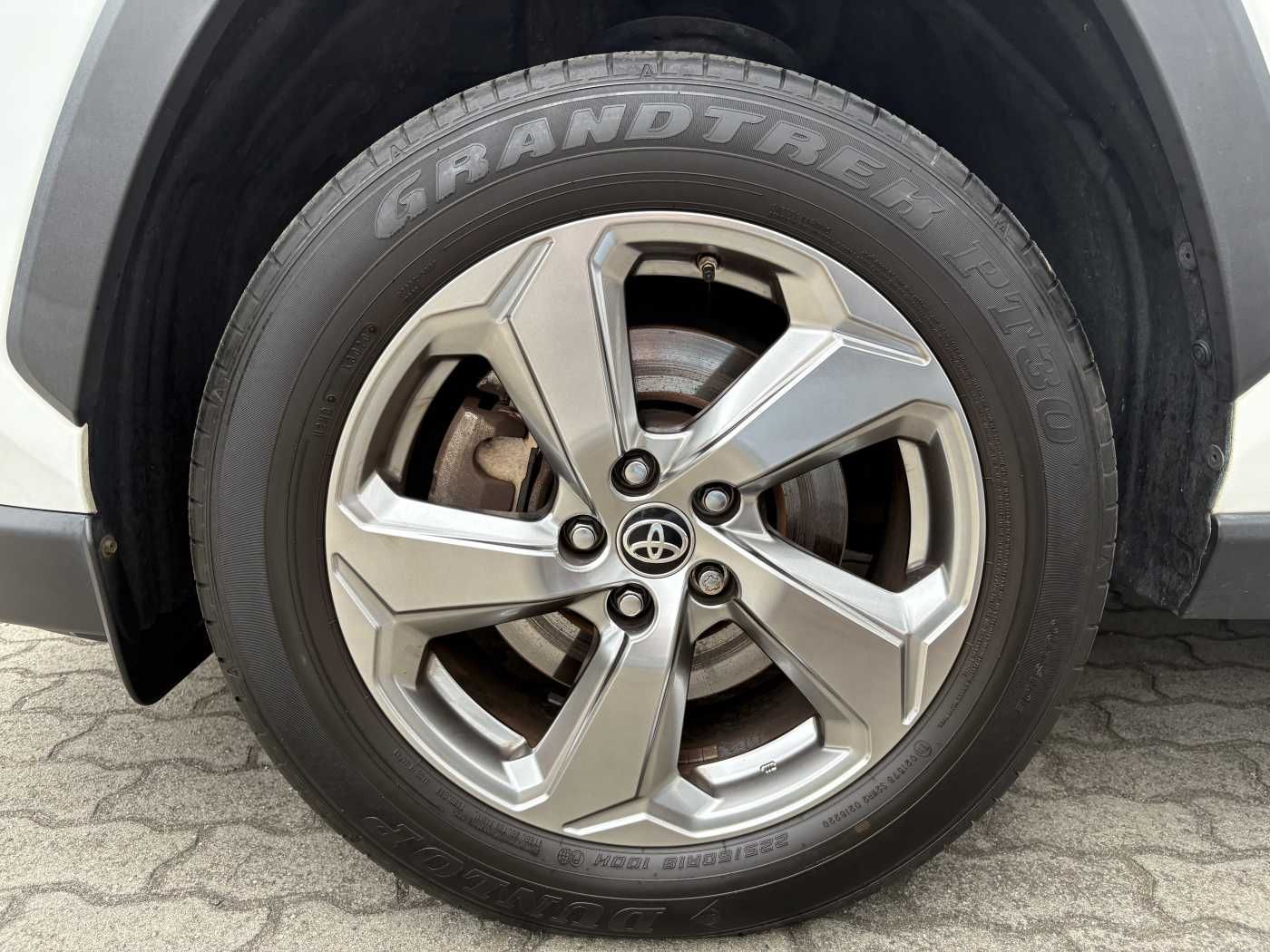 Toyota RAV4 Hybrid - Samsaru's Car Outlet