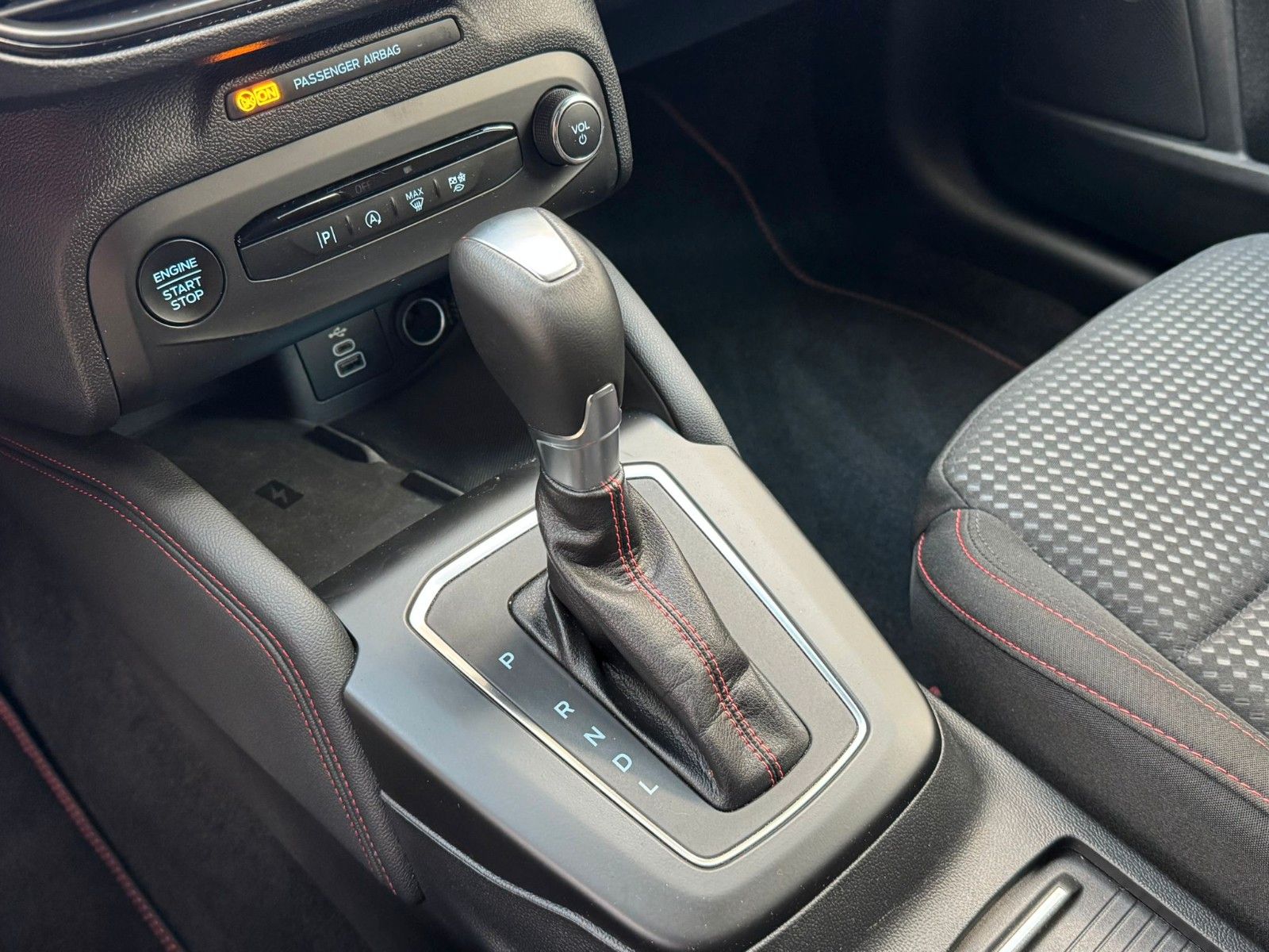 Ford Focus Turnier ST-Line X Automatik+Kamera+HUD