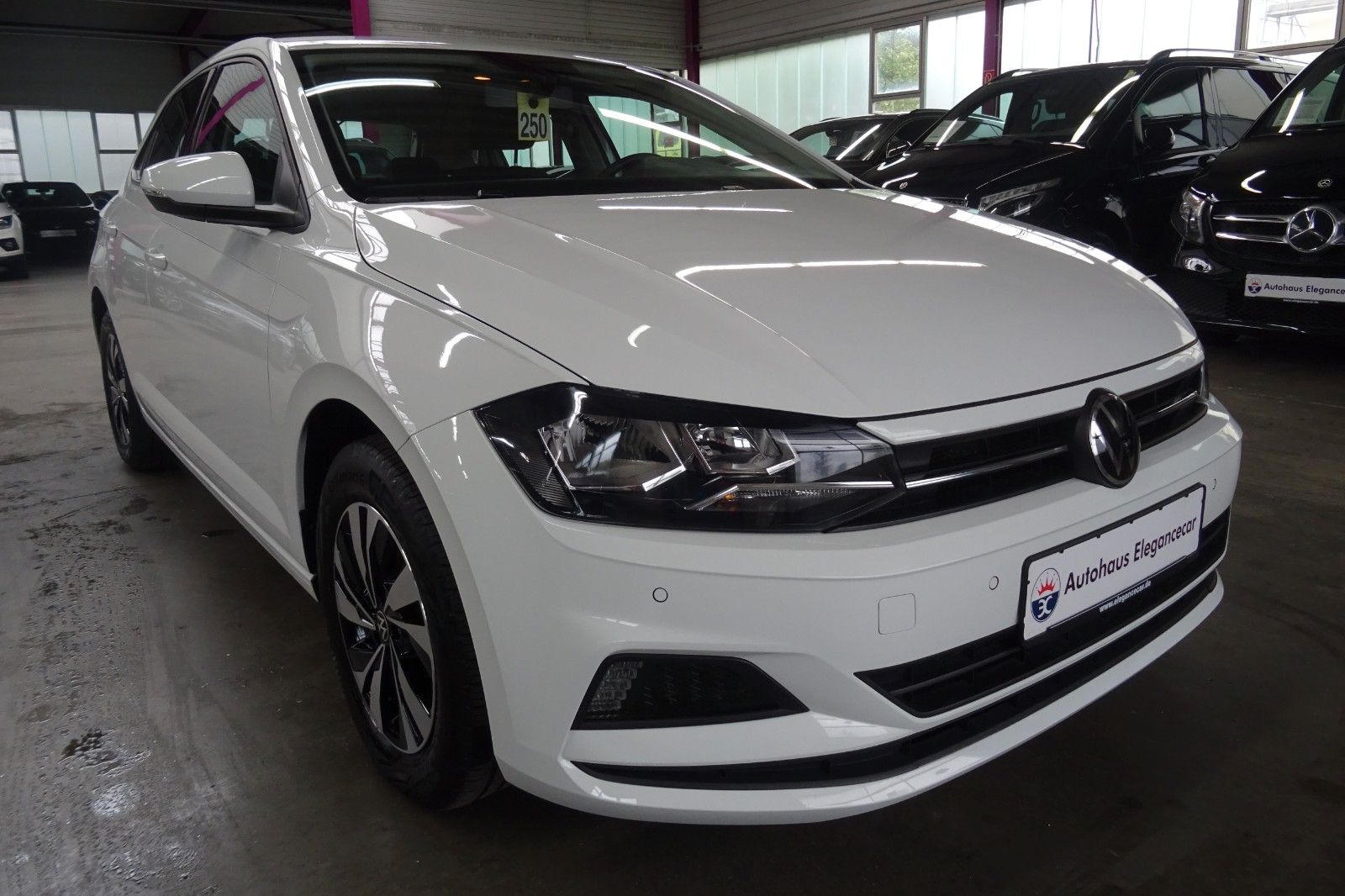 Volkswagen POLO 1.0 TSI Comfortline - Samsaru's Car Outlet