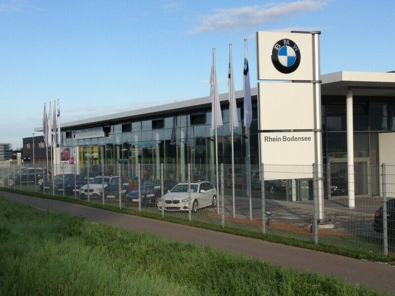 BMW 330e Touring Advantage - Samsaru's Car Outlet