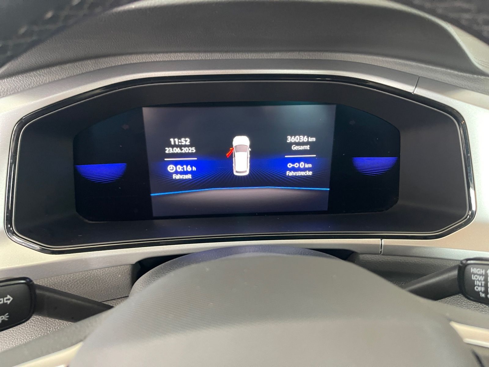 Volkswagen T-Roc Life 1.0 l TSI - Samsaru's Car Outlet