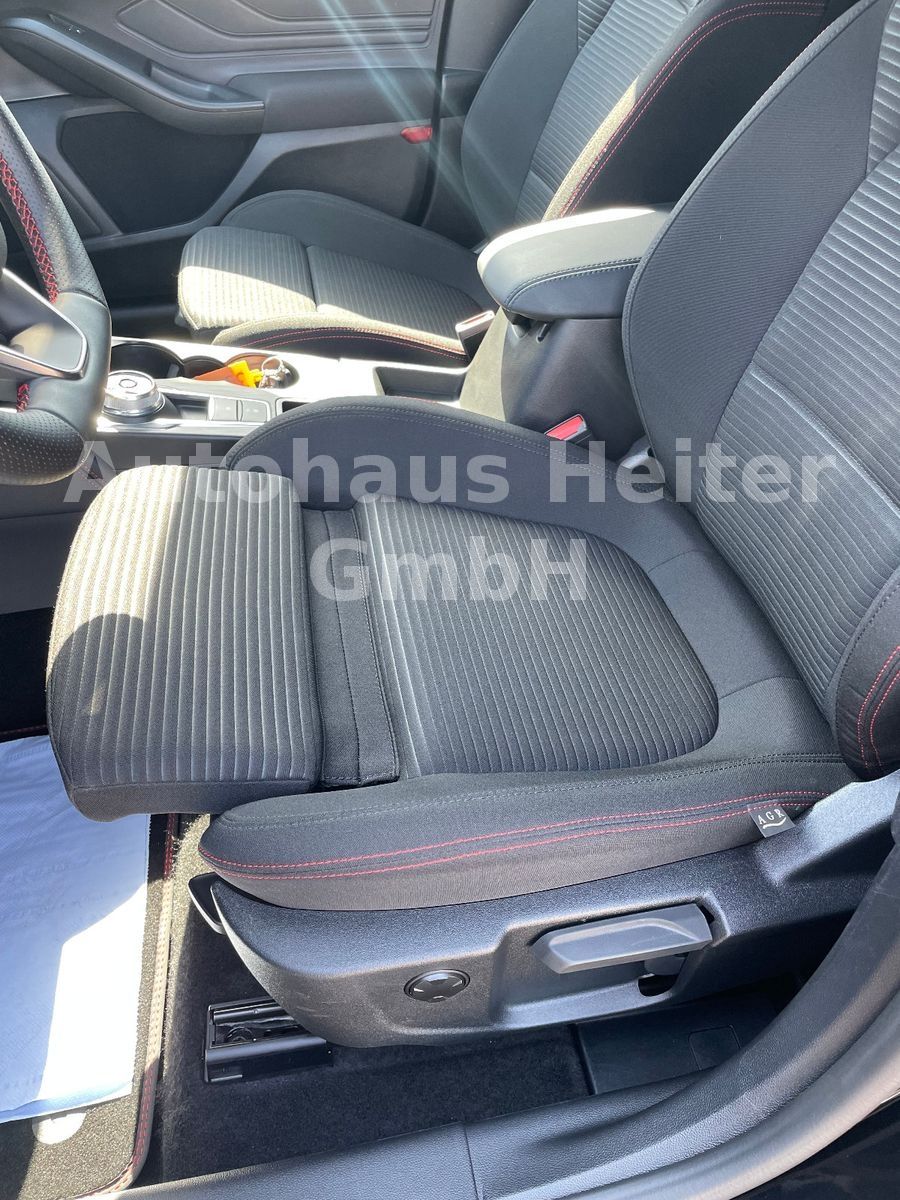 Ford Focus 1.5 EB Aut.ST-Line X / ACC+Matrix+e.Klappe