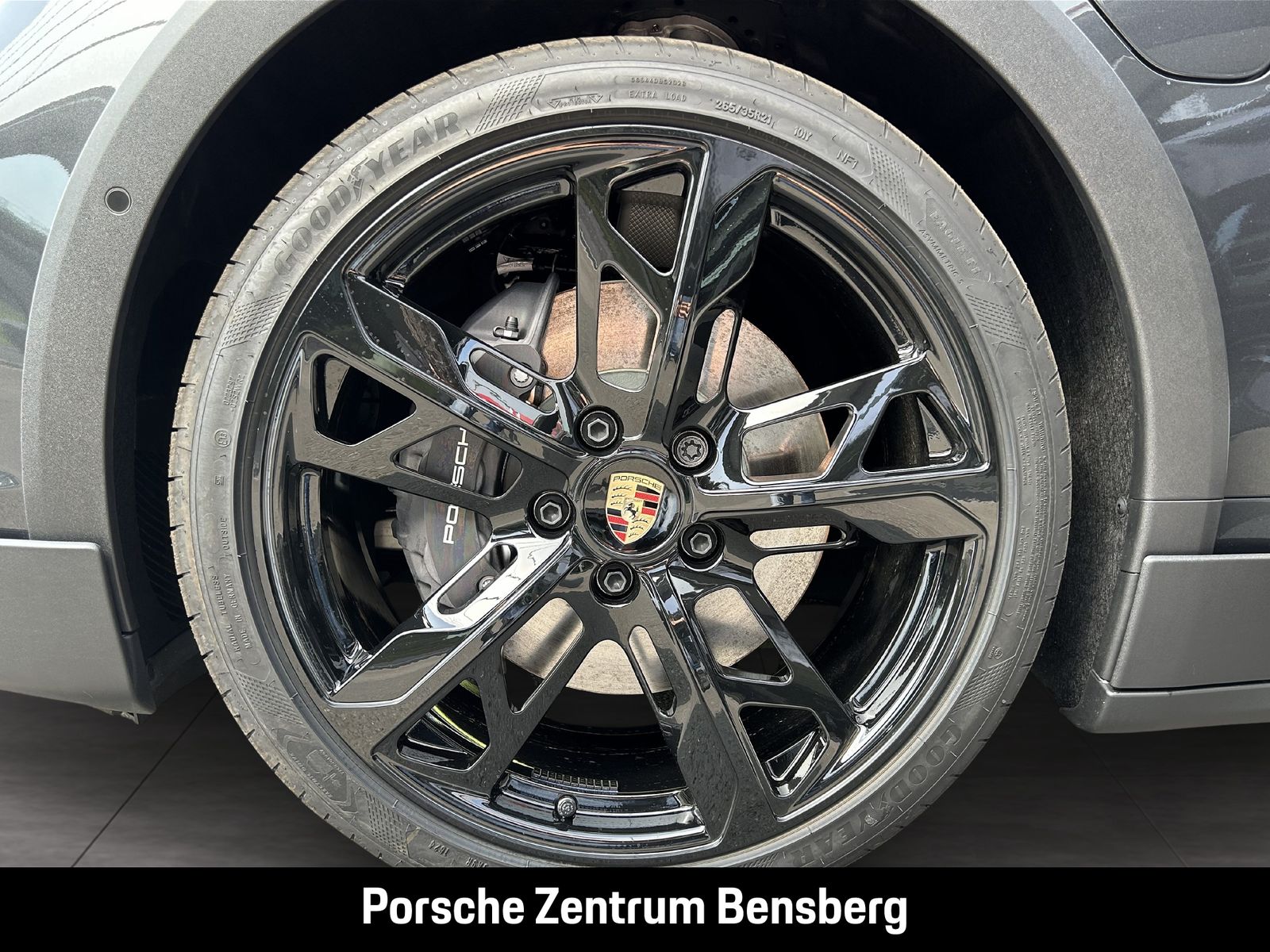 Porsche Taycan 4 Cross Turismo