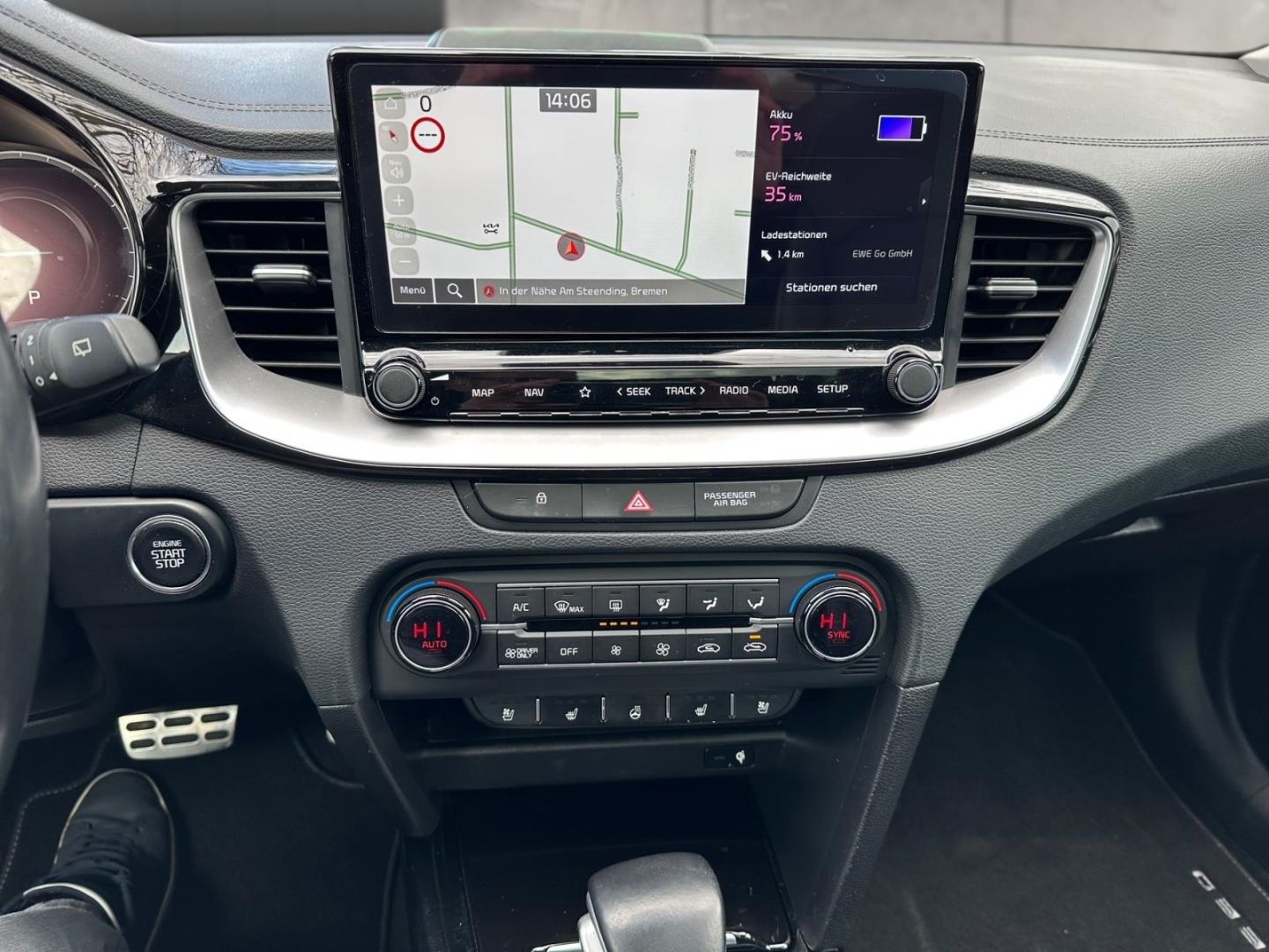 Kia XCeed PLATINUM Plug-in Hybrid - Samsaru's Car Outlet