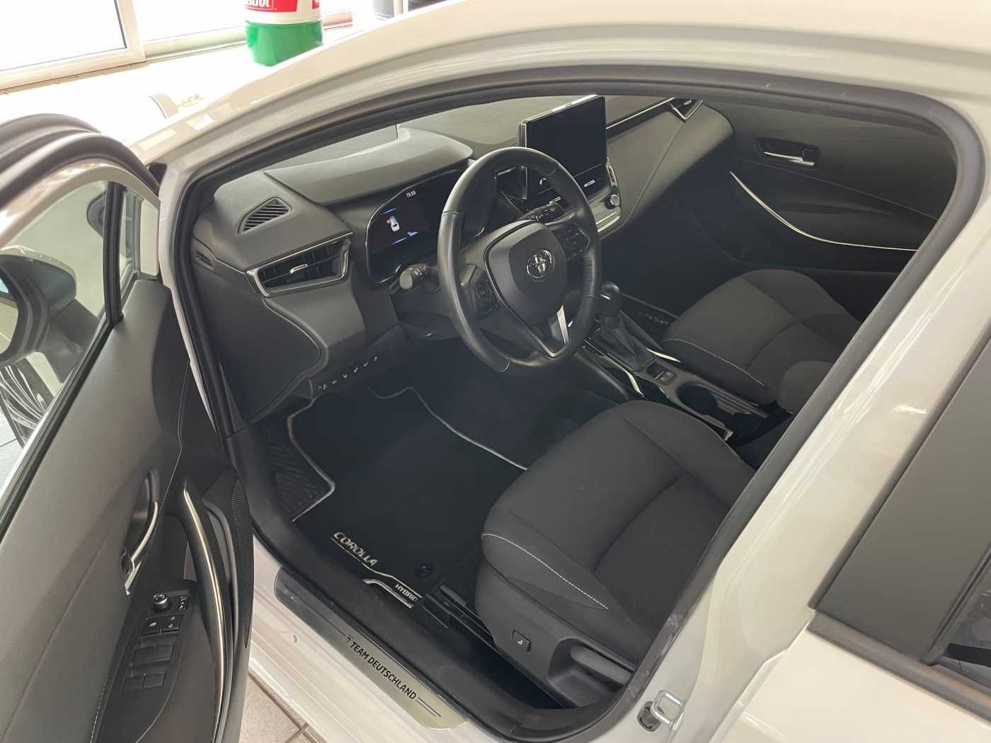 Toyota Corolla Touring Sports Hyb 1.8 - Samsaru's Car Outlet