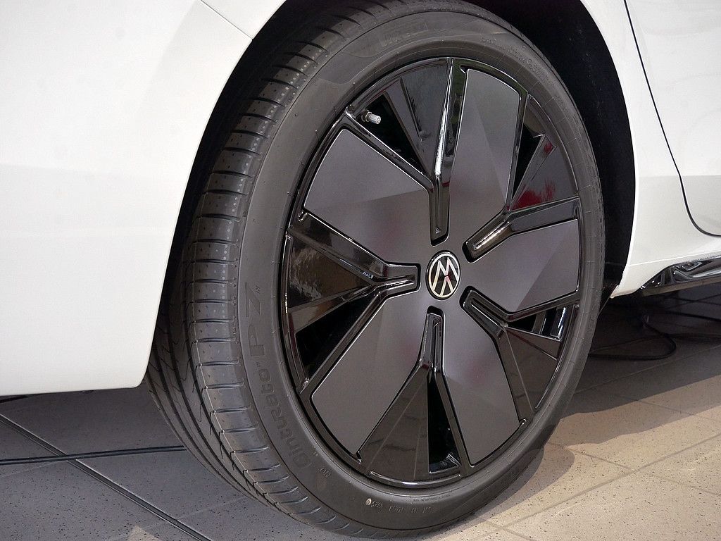 Volkswagen Passat R-Line 2.0 TDI DSG R-Line PANO AHK MATRIX