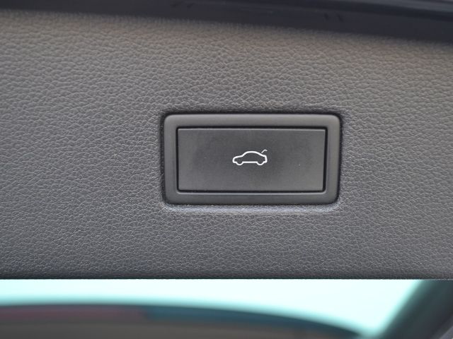 Volkswagen Tiguan 2.0 TDI DSG Elegance - Samsaru's Car Outlet