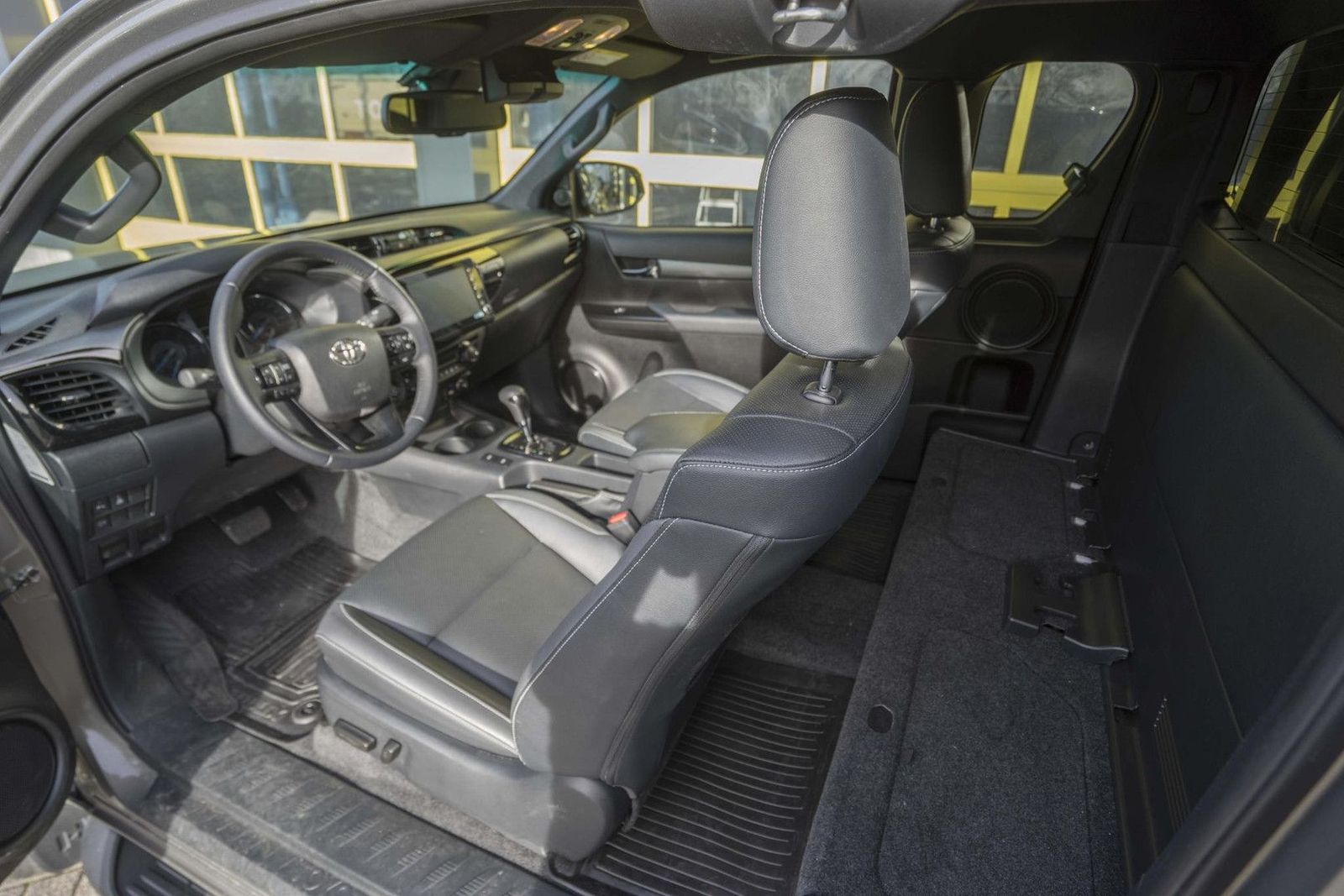 Toyota Hilux 2.8 D-4D Xtra Cab Invincible