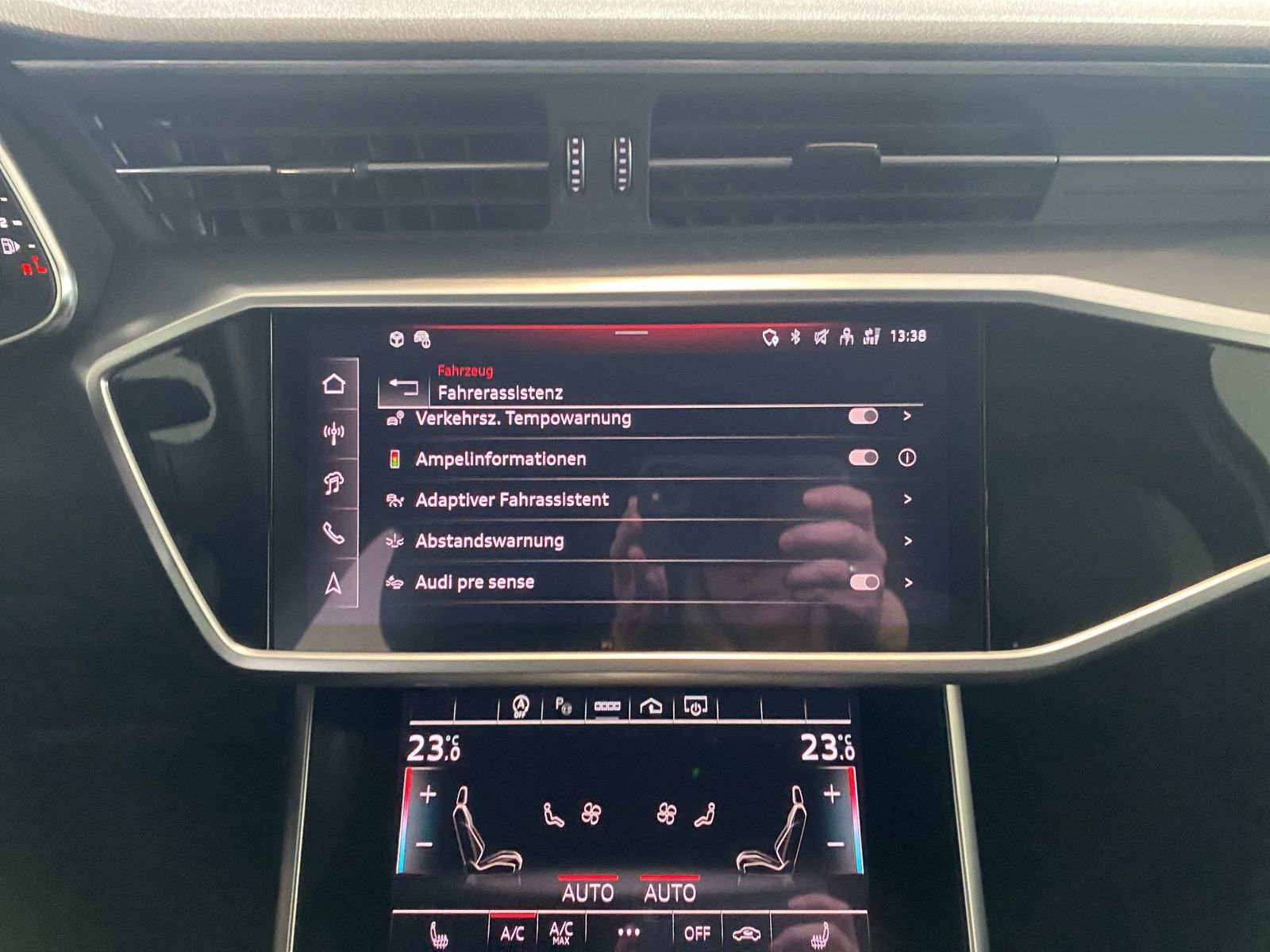 Audi A6 Avant S line (SHZ.Matrix-LED.PDC.AHK.NAVI.DAB