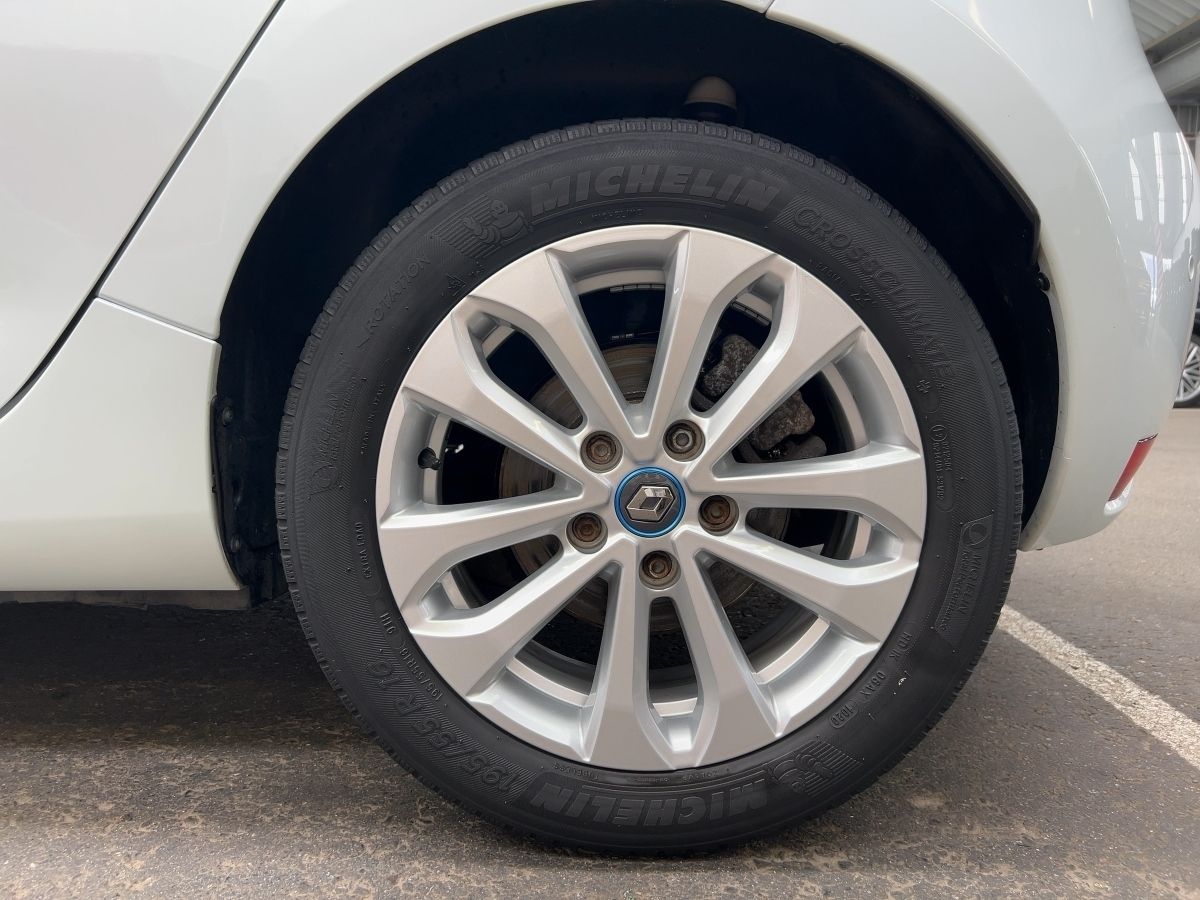 Renault ZOE EXPERIENCE R135 50kWh - Samsaru's Car Outlet