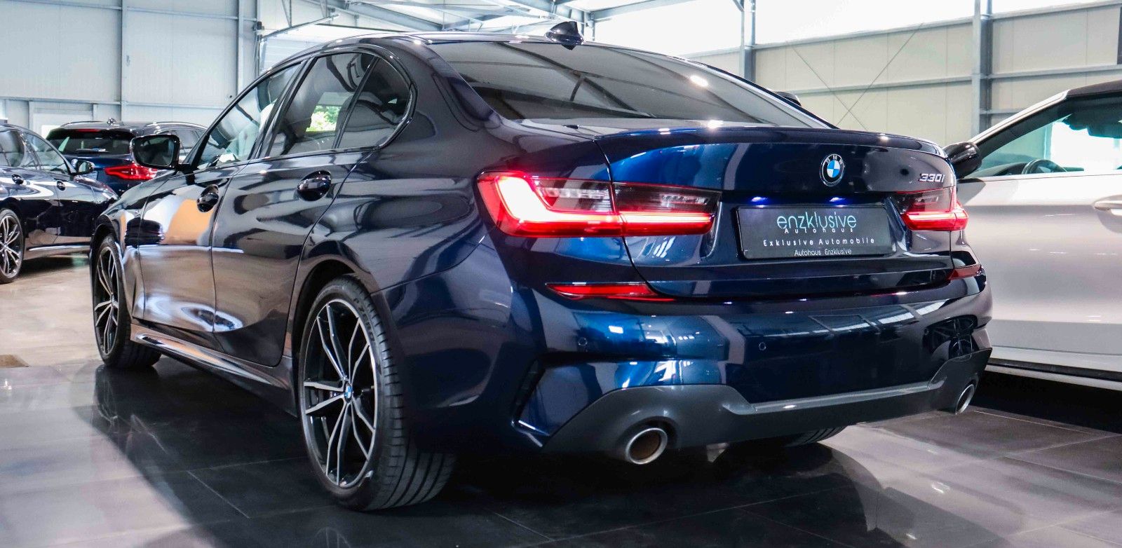 BMW 330i M SPORT SHADOW - Samsaru's Car Outlet