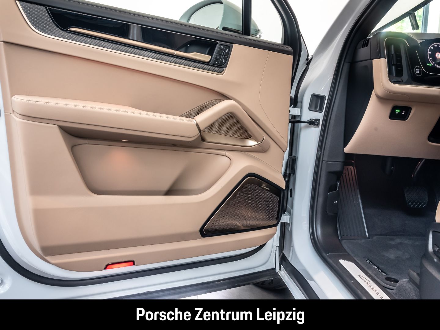 Porsche Cayenne E-Hybrid Burmester SportDesign Massage
