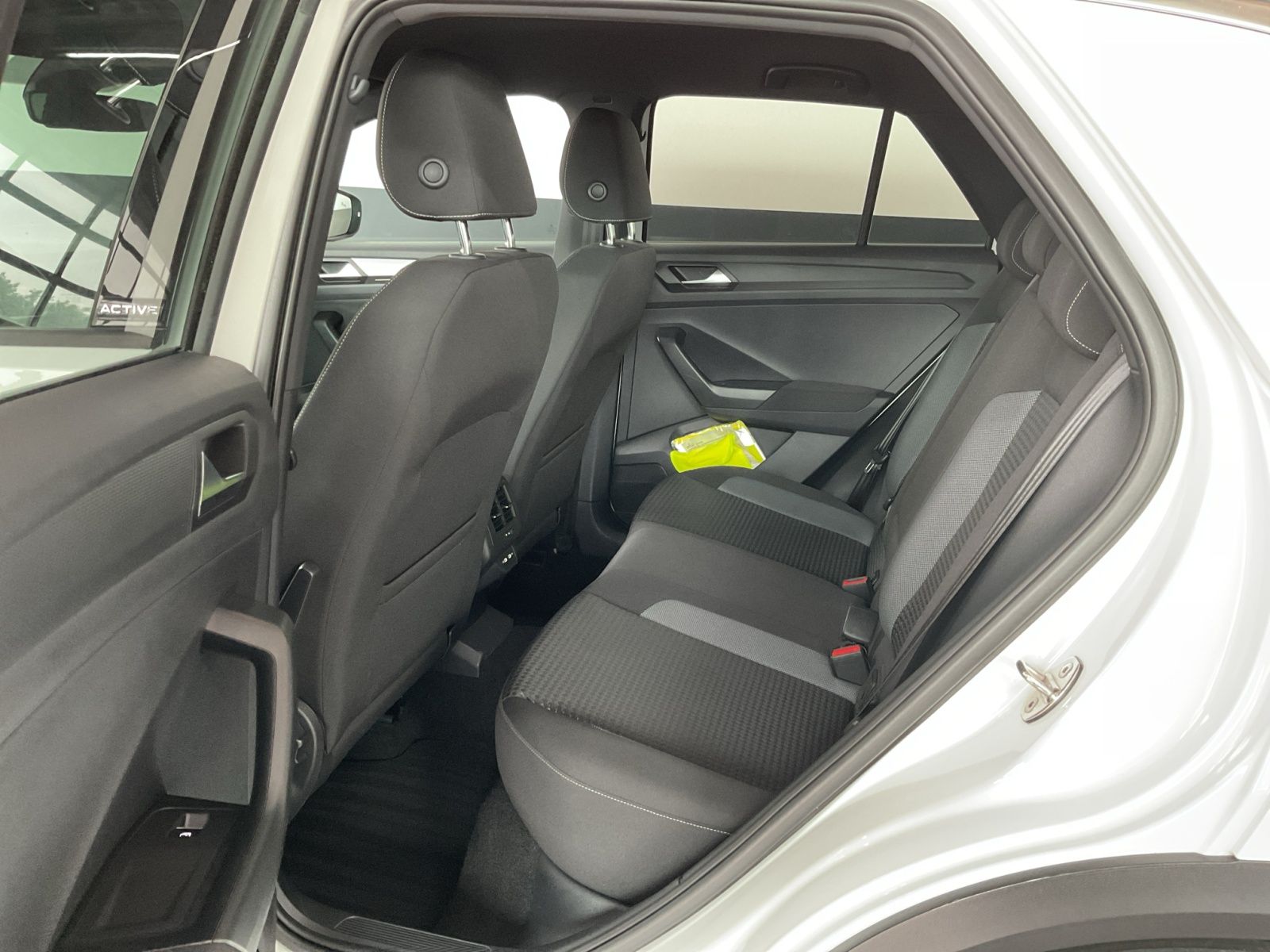 Volkswagen T-Roc 1.5 TSI DSG Active - Samsaru's Car Outlet