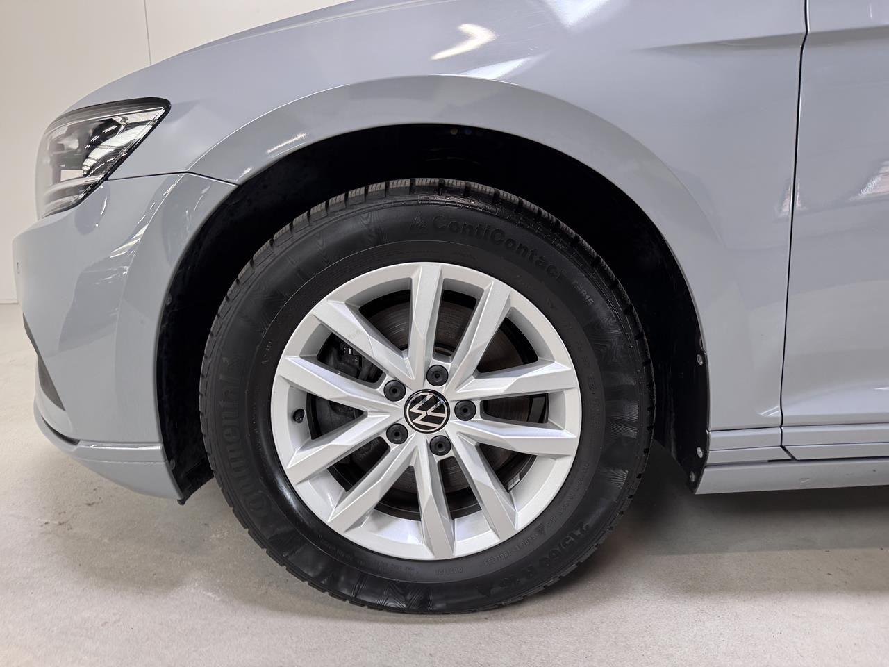 Volkswagen Passat 1.5 Benzine - Samsaru's Car Outlet