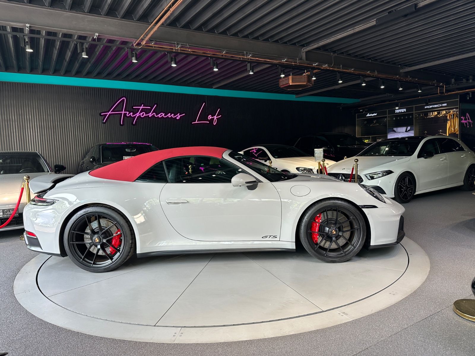 Porsche 992 911 Carrera 4 GTS T-Hyb - Samsaru's Car Outlet