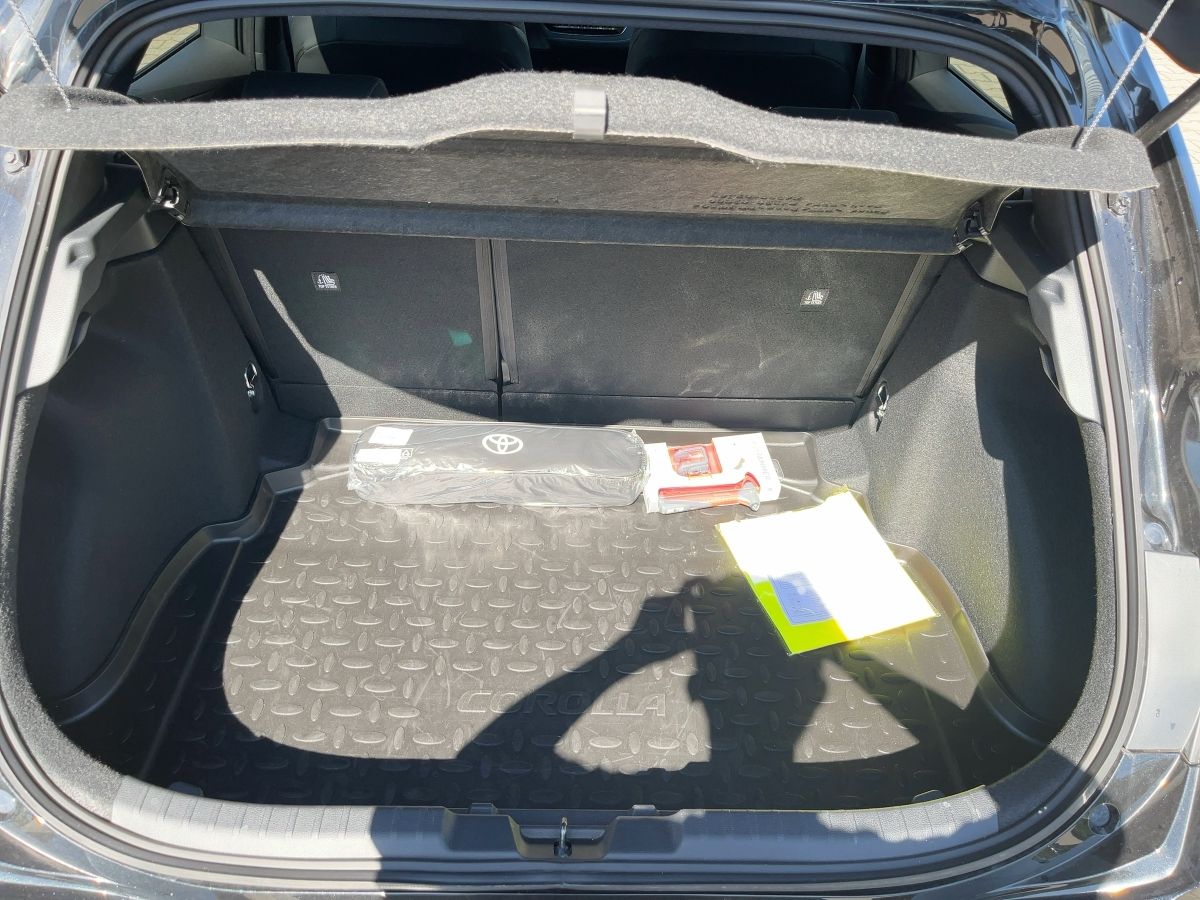 Toyota Corolla 1.8 Hybrid Team D CloudNavi*KAM*DAB*SHZ