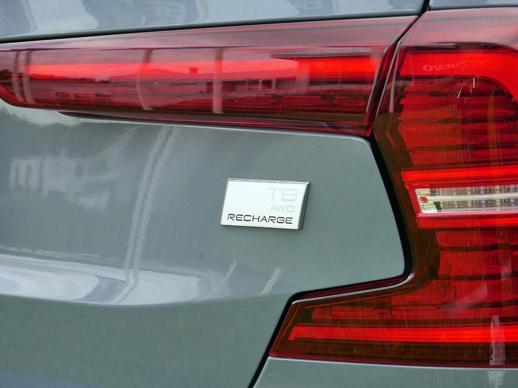 Volvo S60 T8 Twin Engine AWD Ultimate Dark Plug-InE6