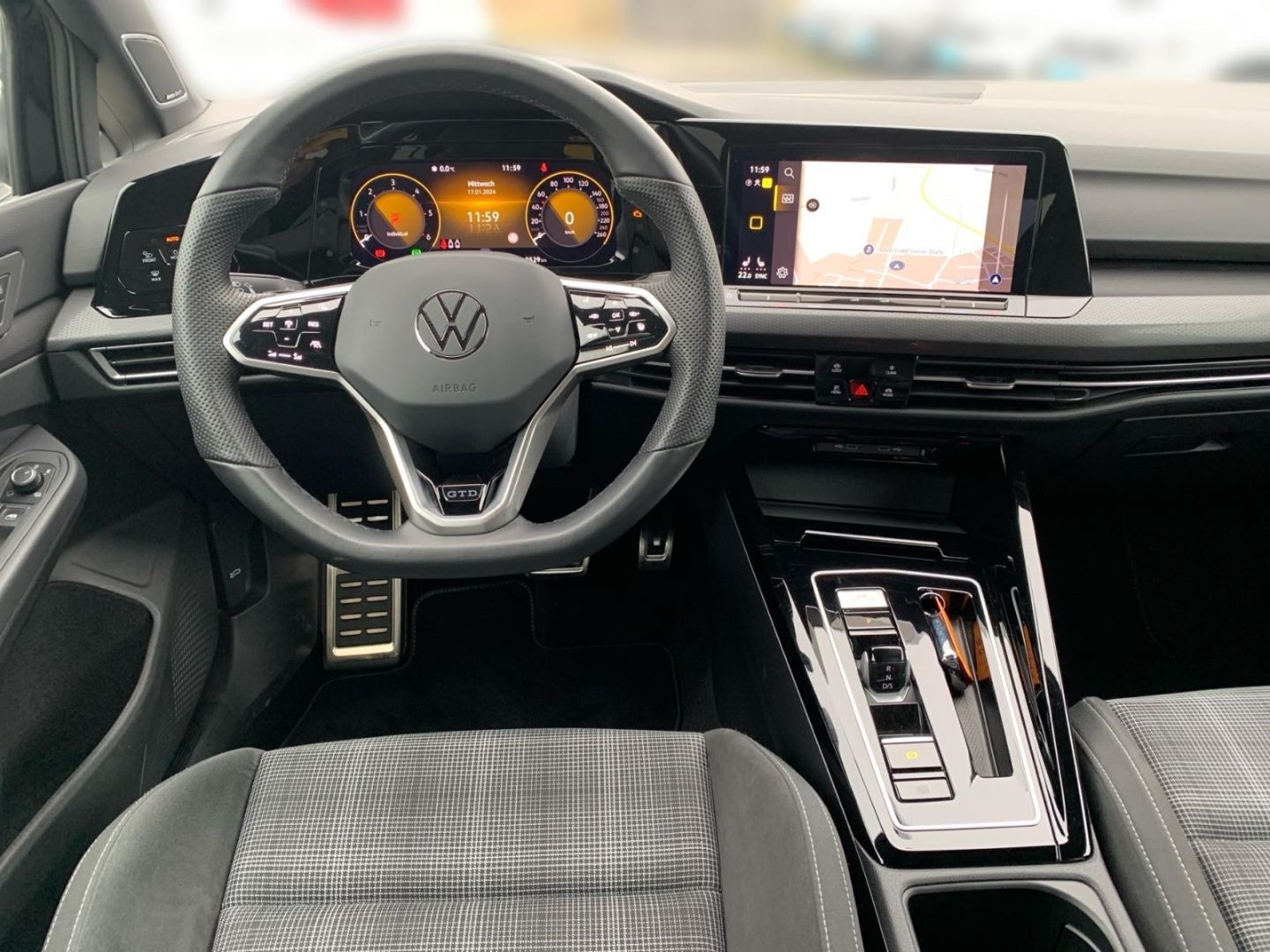 Volkswagen Golf VIII GTD 2.0 TDI SCR - Samsaru's Car Outlet