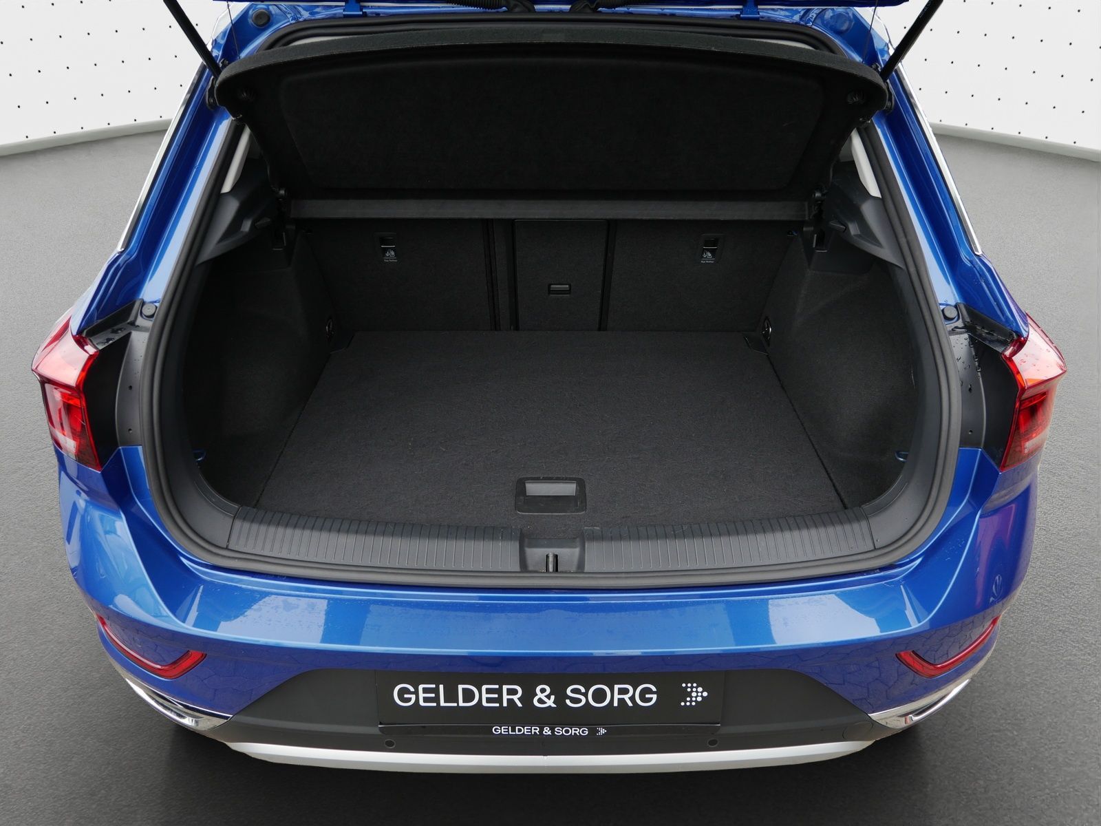 Volkswagen T-Roc Style 1.0 TSI - Samsaru's Car Outlet