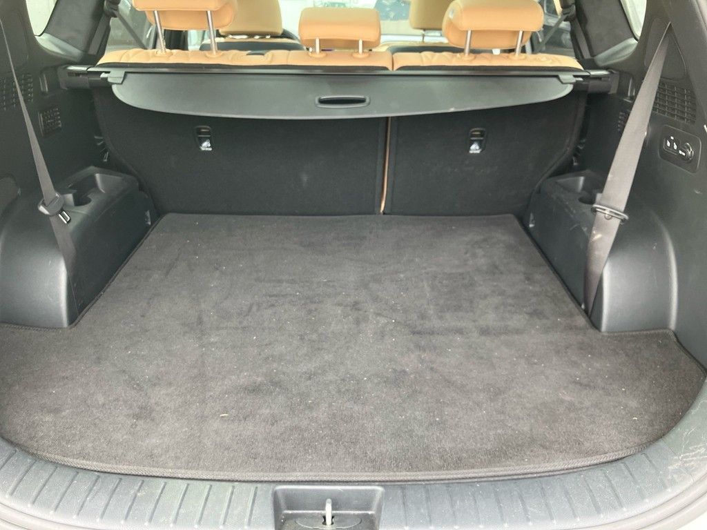 Hyundai Santa Fe HEV Signature Hybrid - Samsaru's Car Outlet