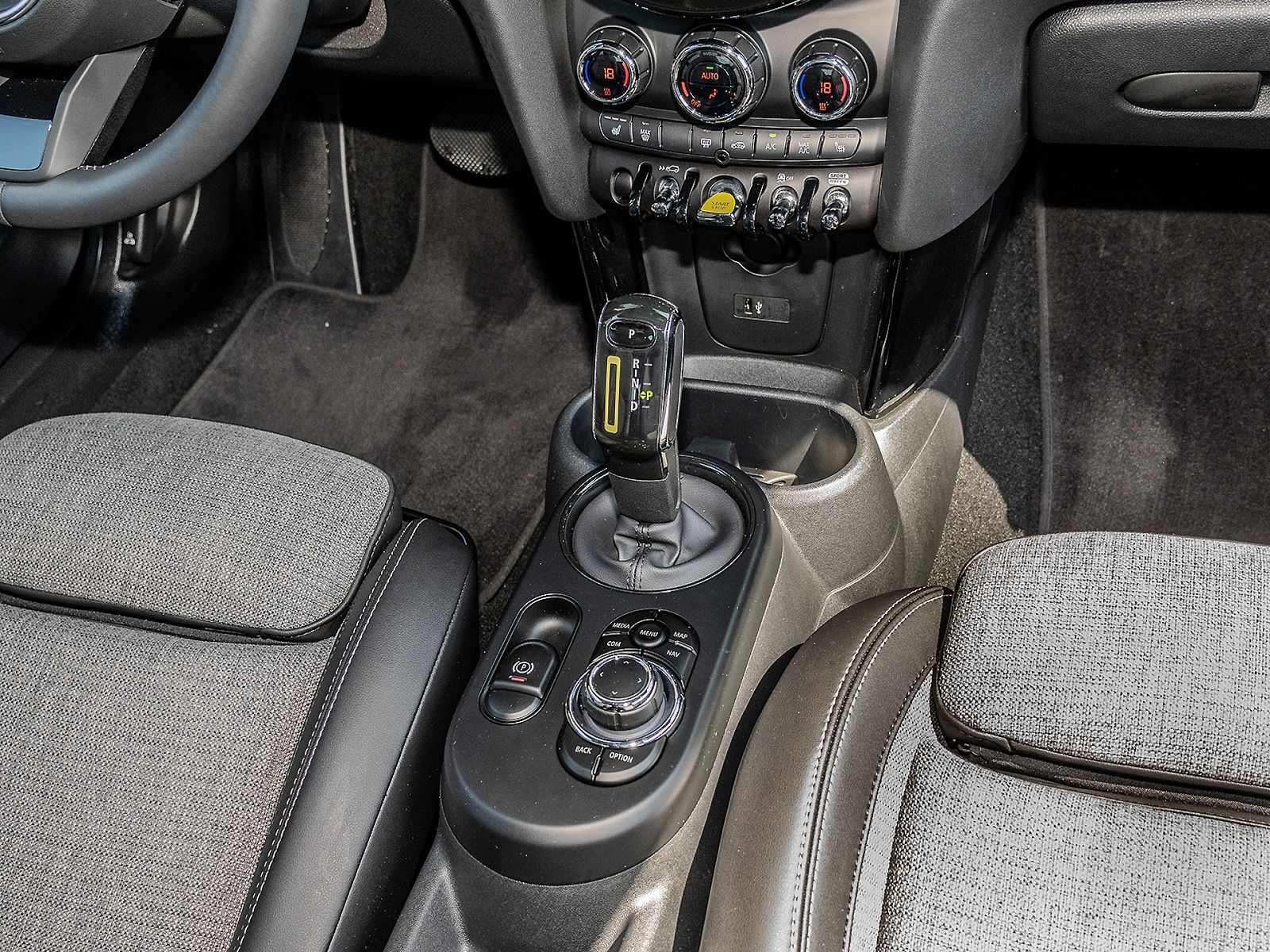 MINI Cooper SE 3-T - Samsaru's Car Outlet