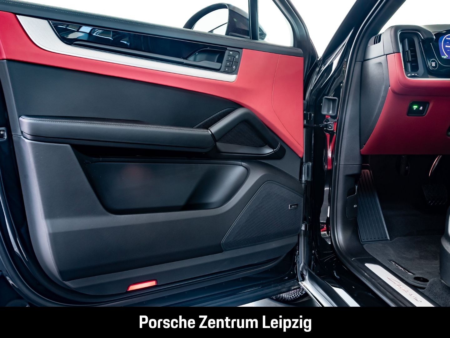 Porsche Cayenne E-Hybrid Coupe AHK Matrix Bose Abstandst