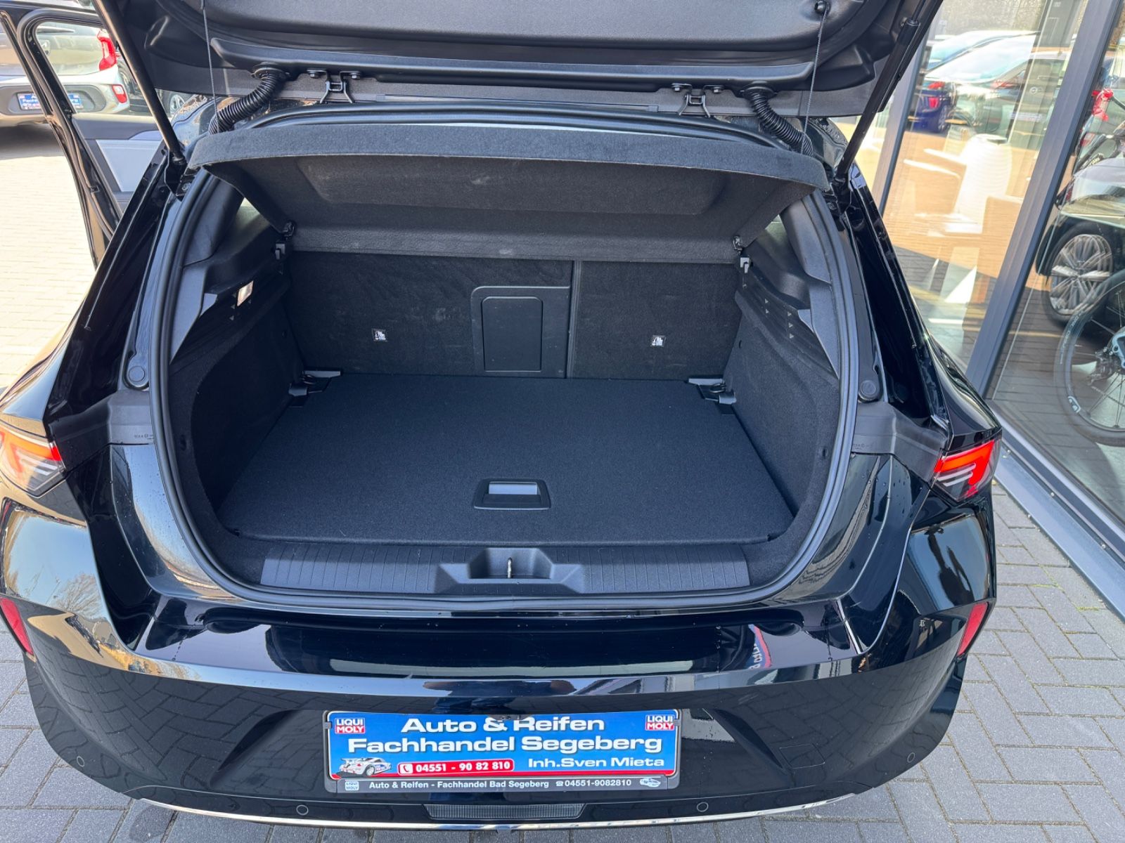 Opel Astra L Lim. 1.2 AUTOMATIK Elegance - Samsaru's Car Outlet