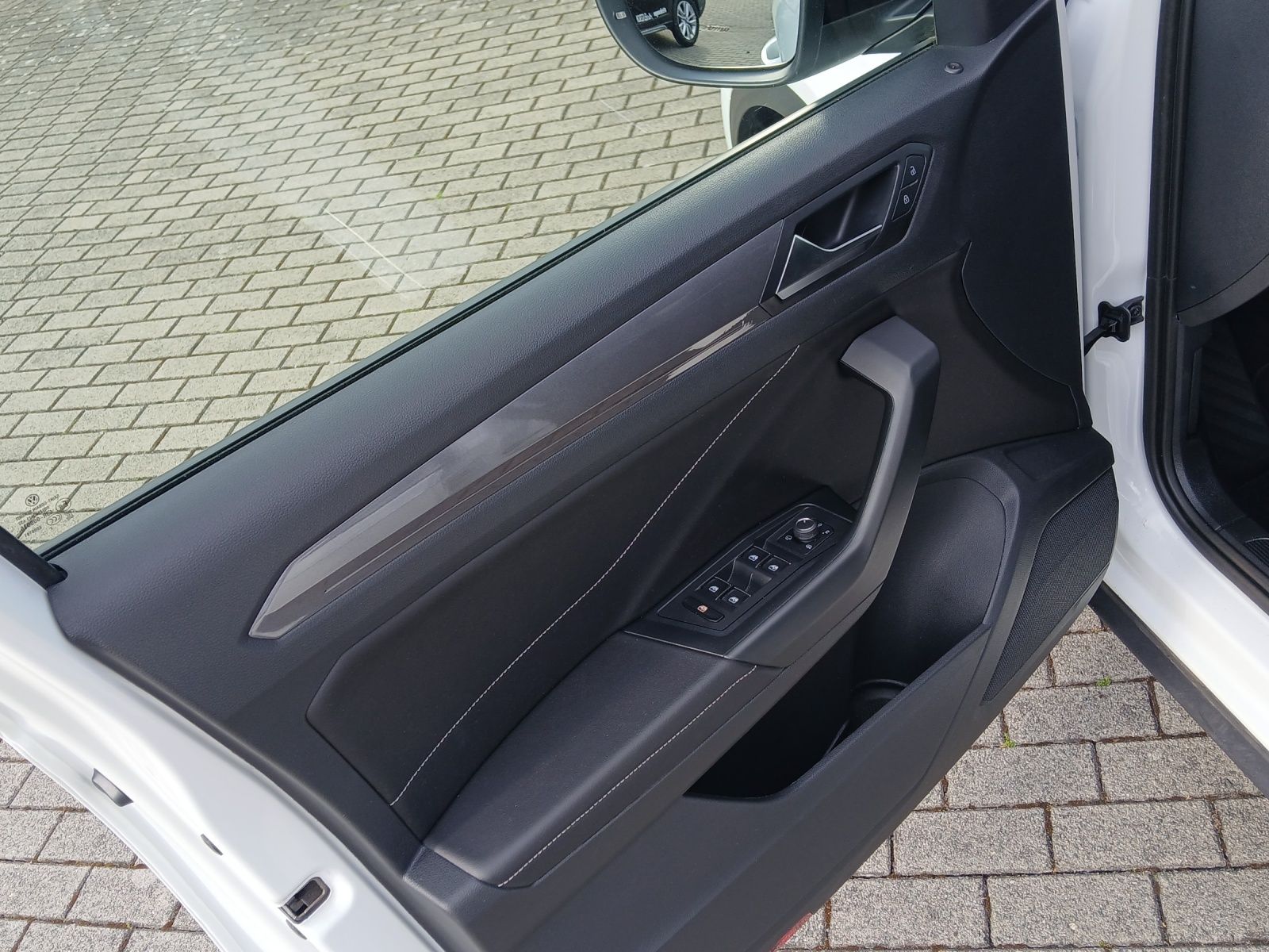 Volkswagen T-Roc TDI Style - Samsaru's Car Outlet