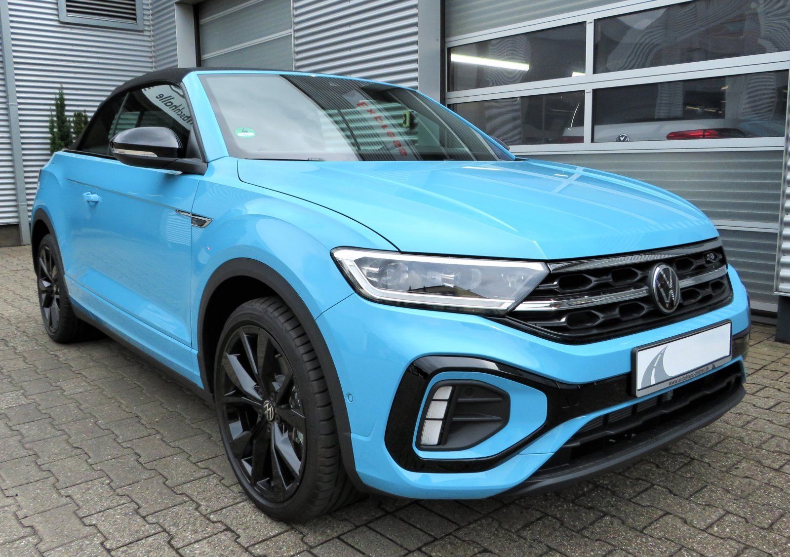 Volkswagen T-Roc 1.5 TSI DSG R-Line - Samsaru's Car Outlet