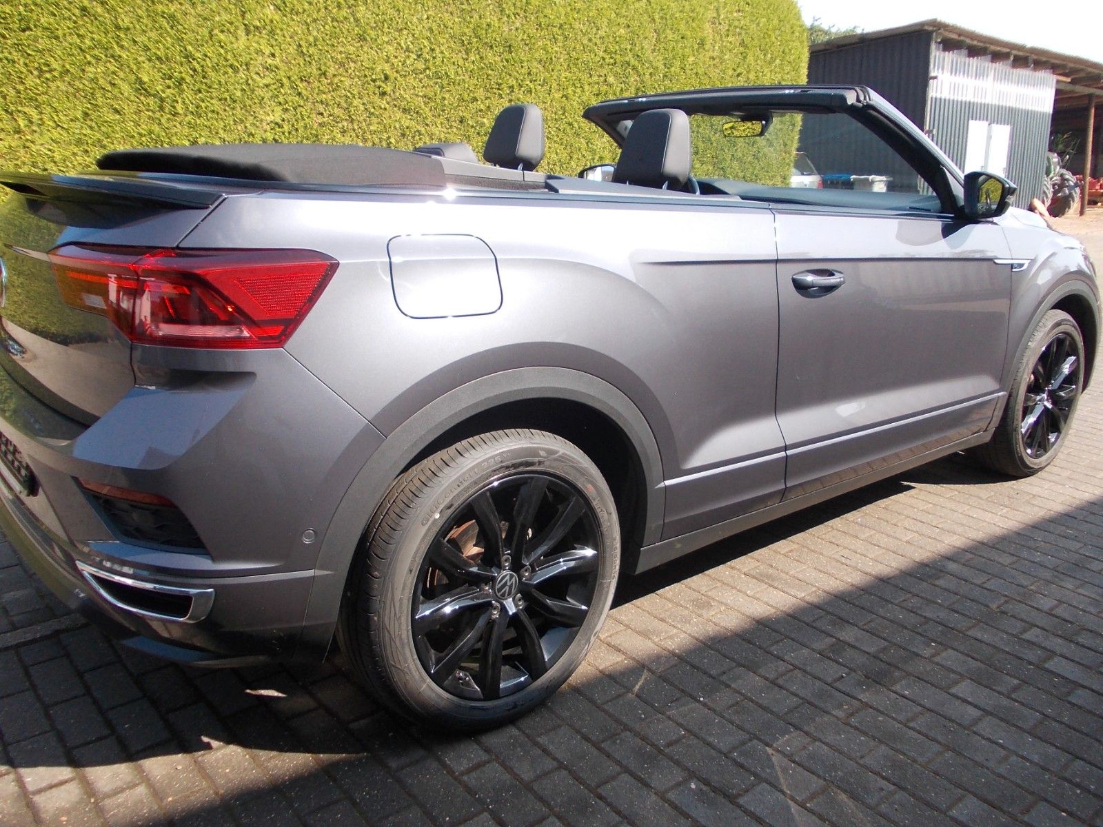 Volkswagen T-Roc R-Line - Samsaru's Car Outlet