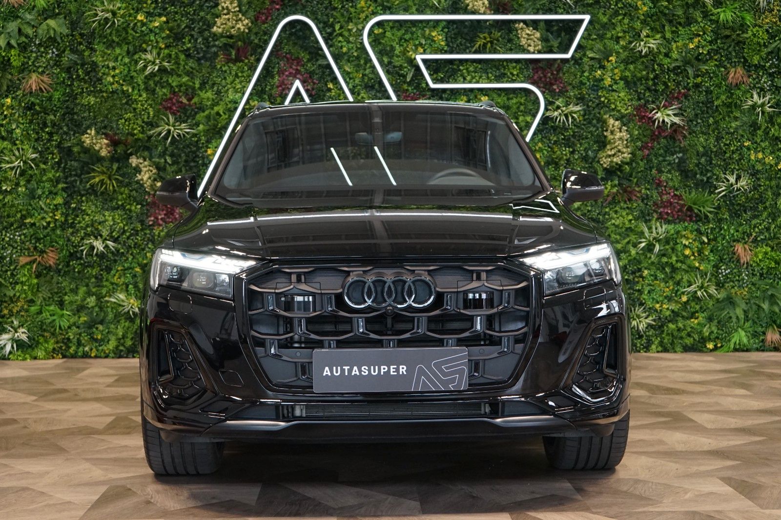 Audi Q7 50 TDI*S-LINE*TOW*OLED*AUX.HEAT*CZ*73.636€ NETTO