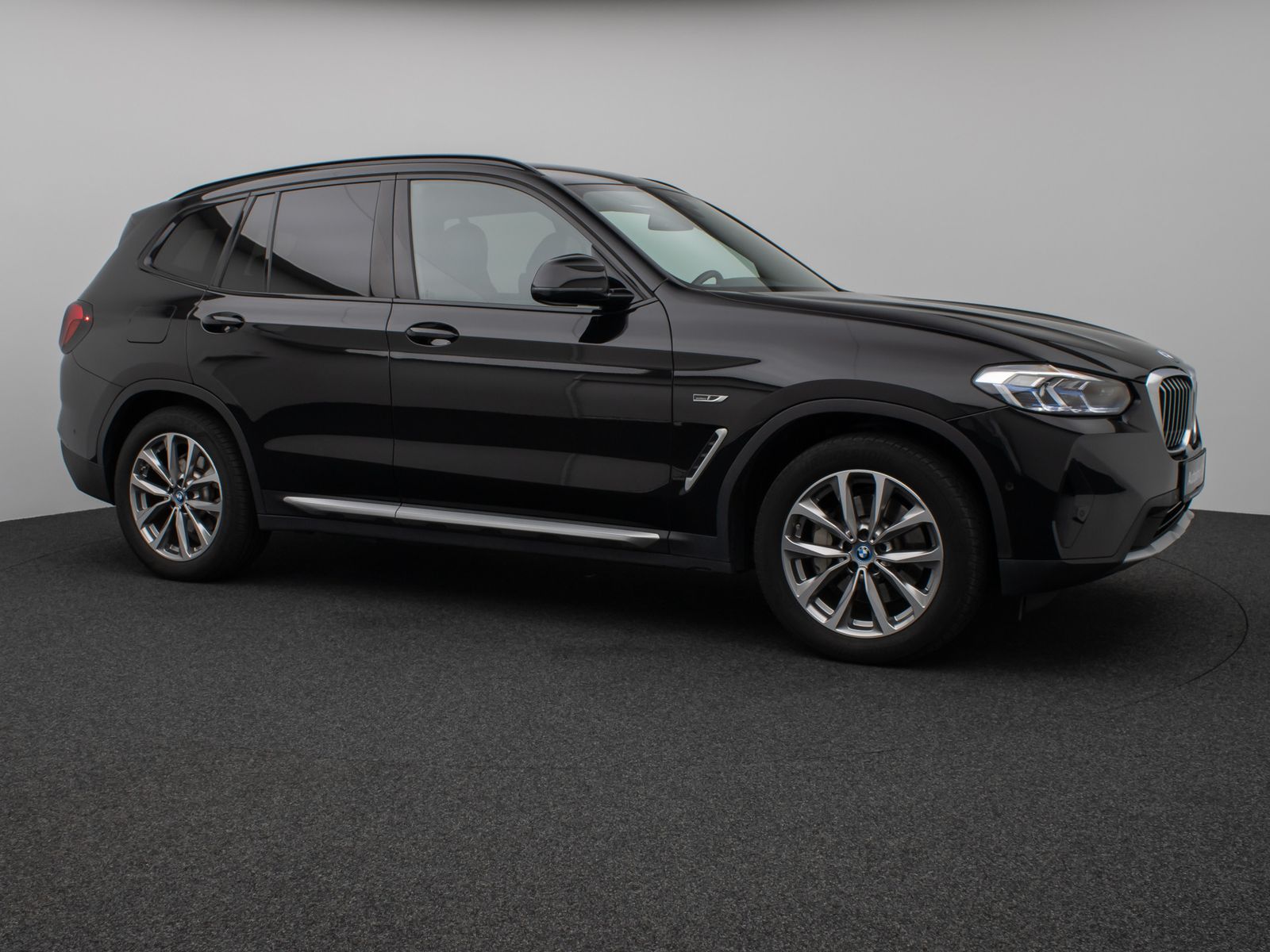 BMW X3 xD30e Laser Kamera HUD DAB AHK Komfort 19Zoll