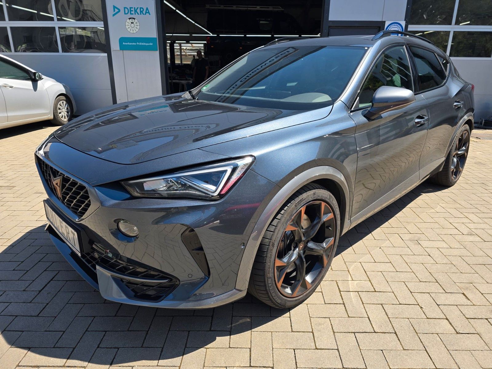 Cupra Formentor VZ 4Drive Exclusiv - Samsaru's Car Outlet