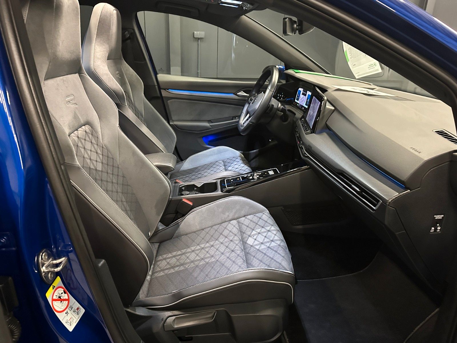 Volkswagen Golf Variant R-Line 4Motion*PANORAMA*AHK*Standhz