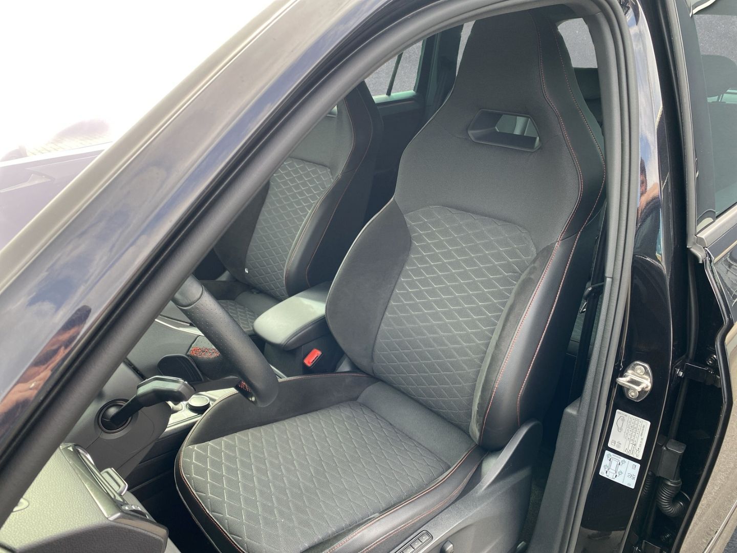 Seat Tarraco FR 2.0 TSI 140 KW - Samsaru's Car Outlet