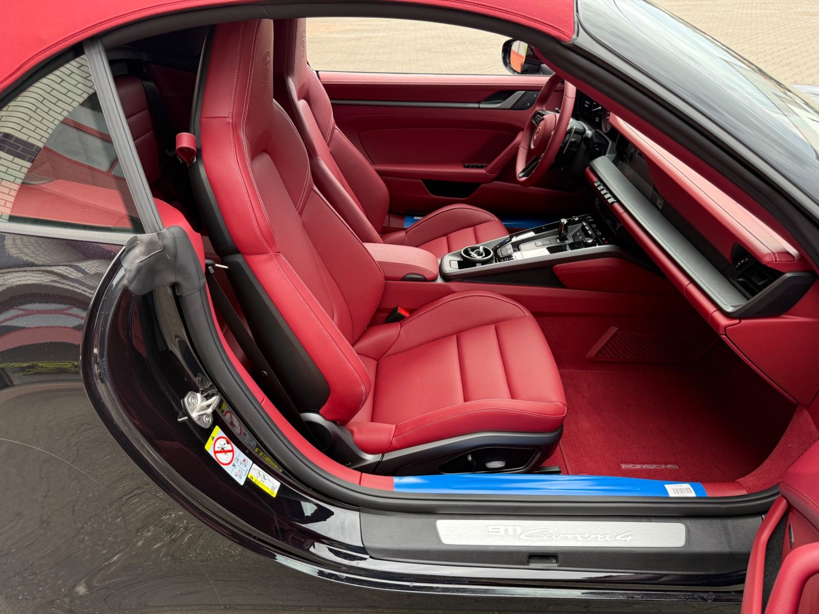 Porsche 911 992 CARRERA 4 CABRIOLET, SPORTABGAS, CHRONO