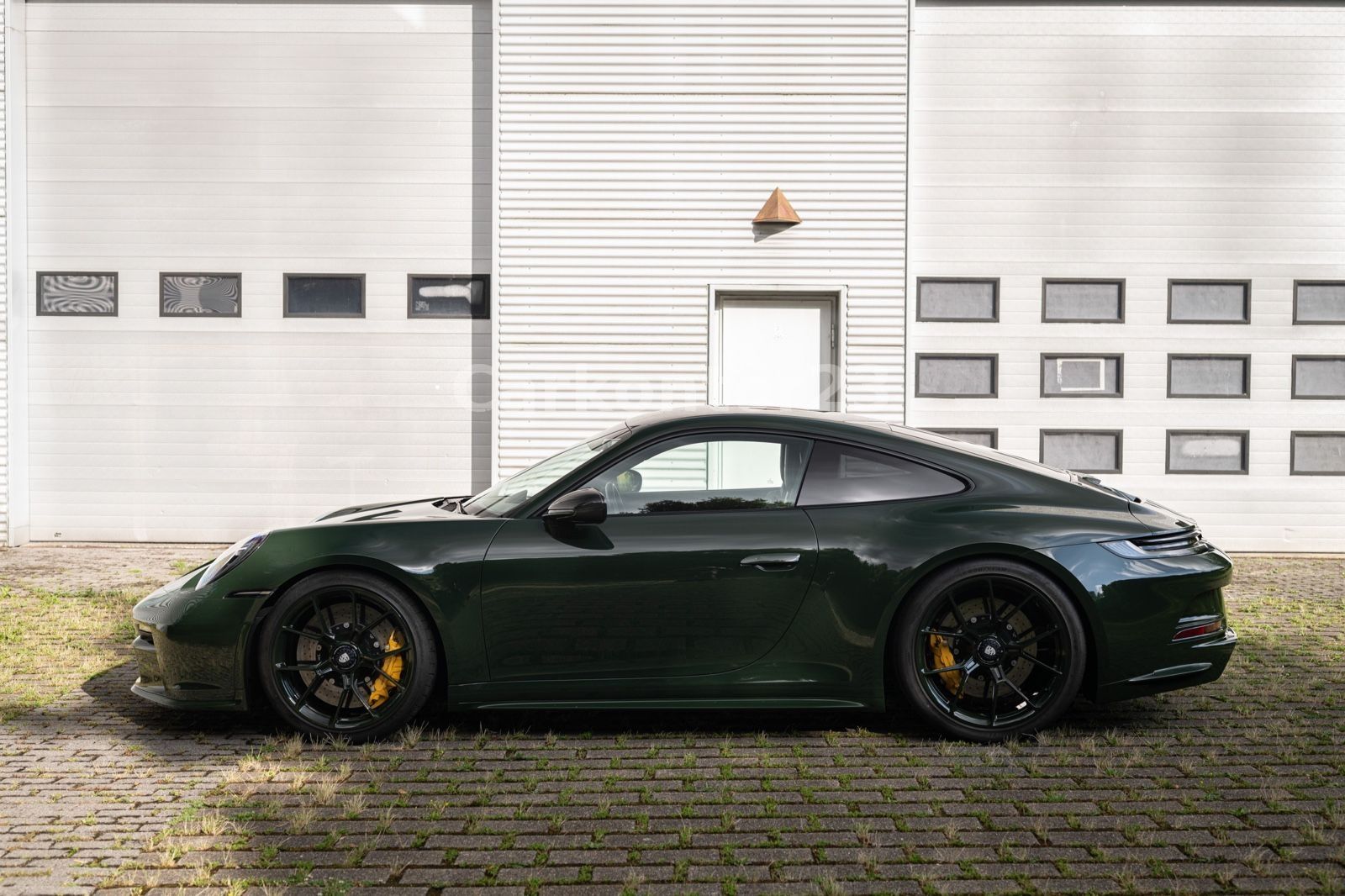 Porsche 992 GT3 Touring - Samsaru's Car Outlet