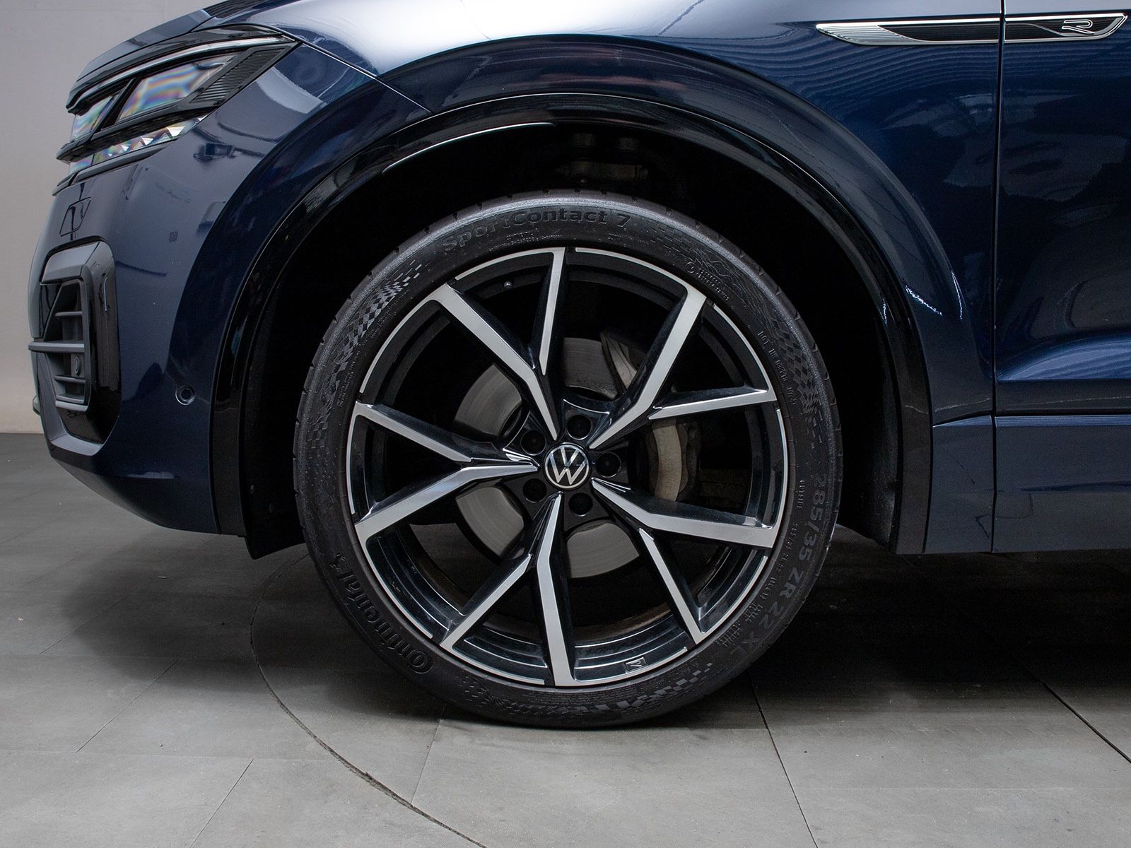 Volkswagen Touareg R-Line EDITION20 - Samsaru's Car Outlet